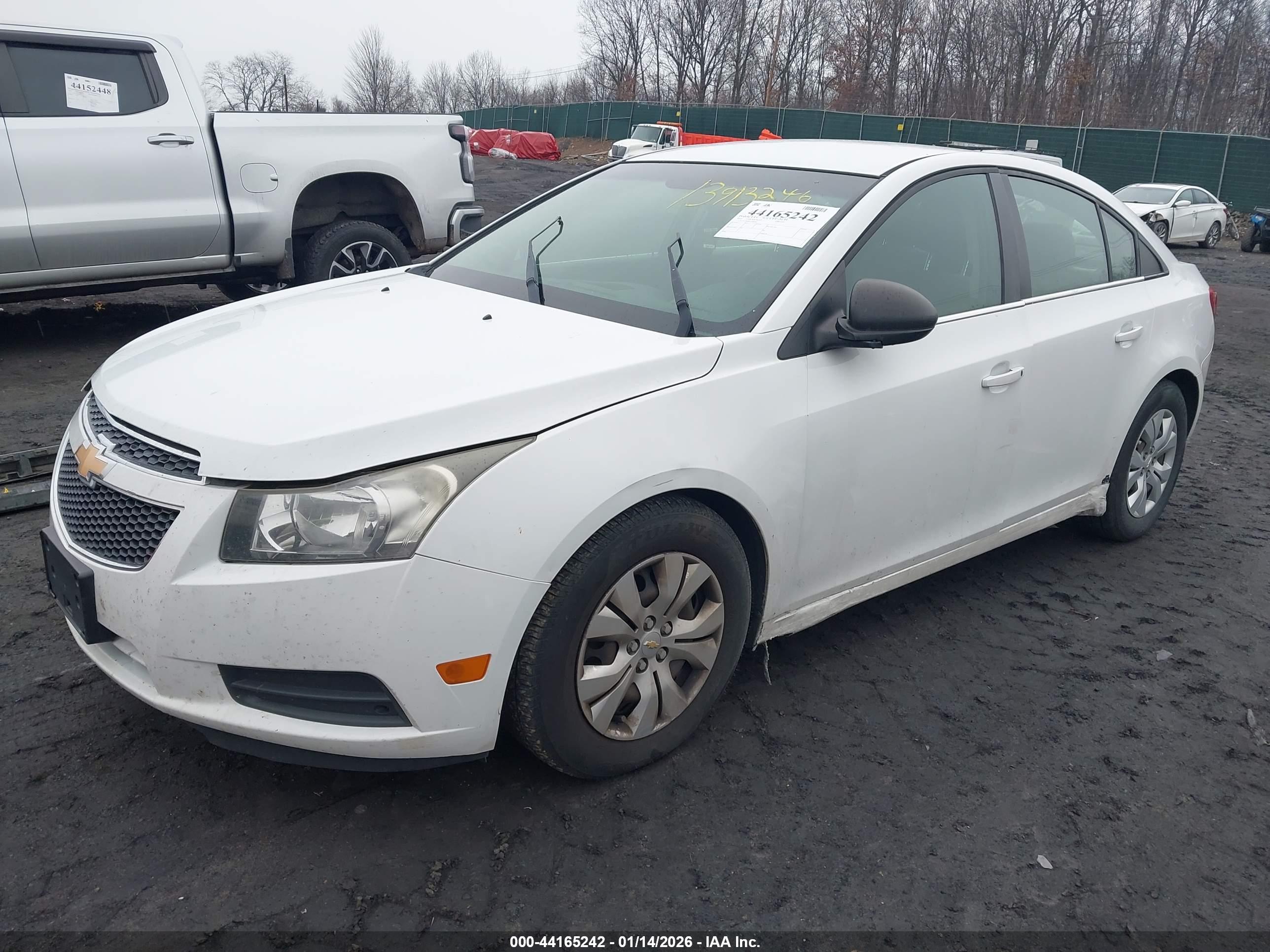 CHEVROLET CRUZE image 2