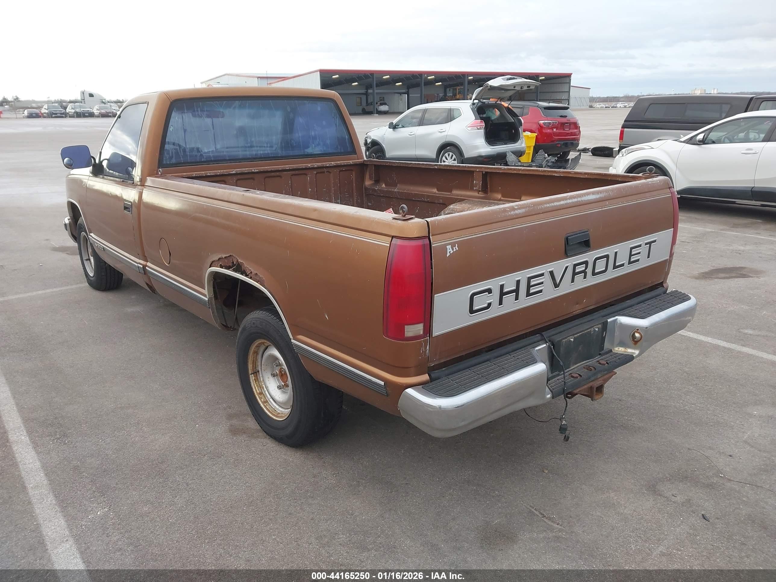 CHEVROLET GMT-400 image 3