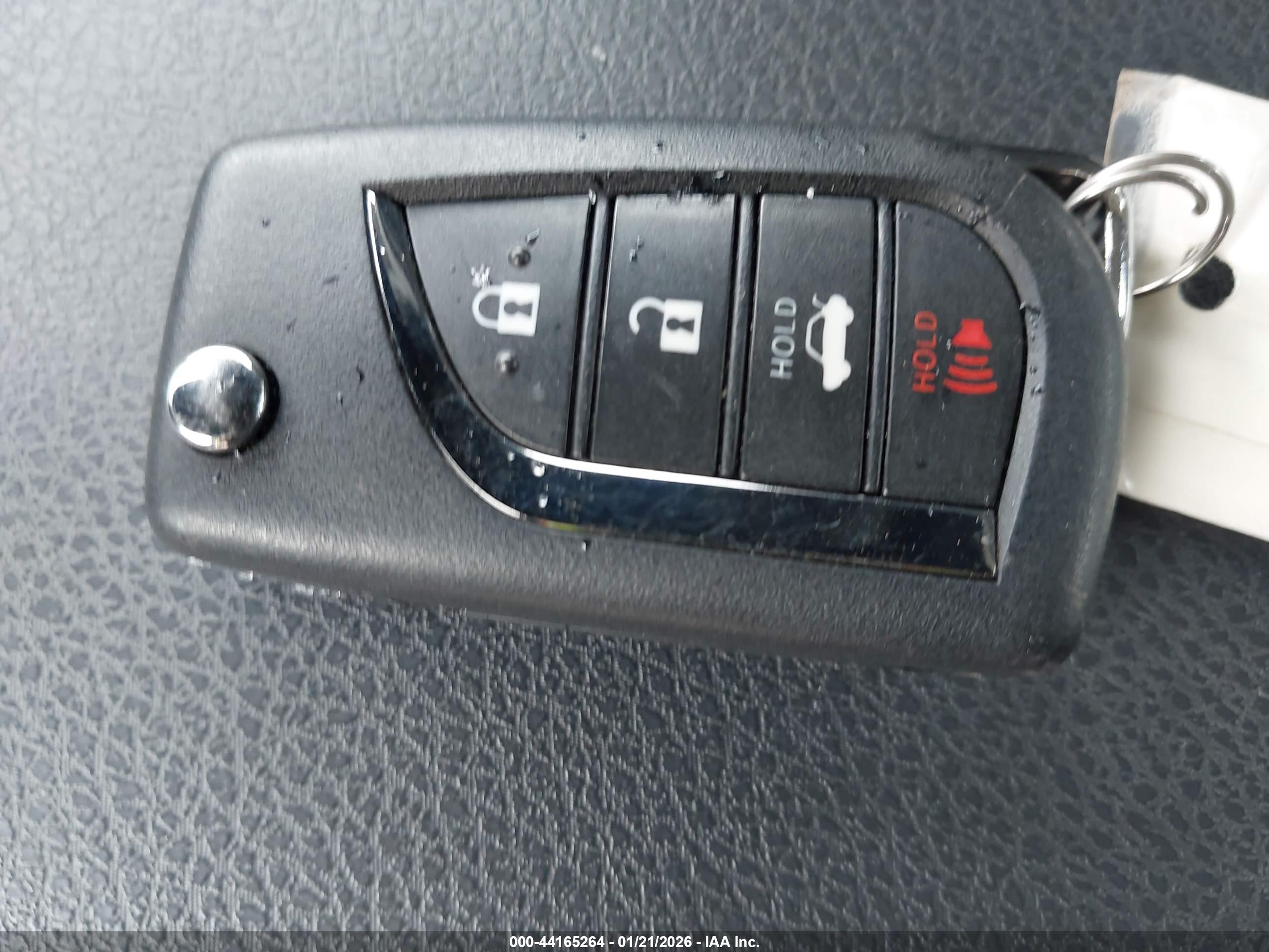 TOYOTA CAMRY image 11