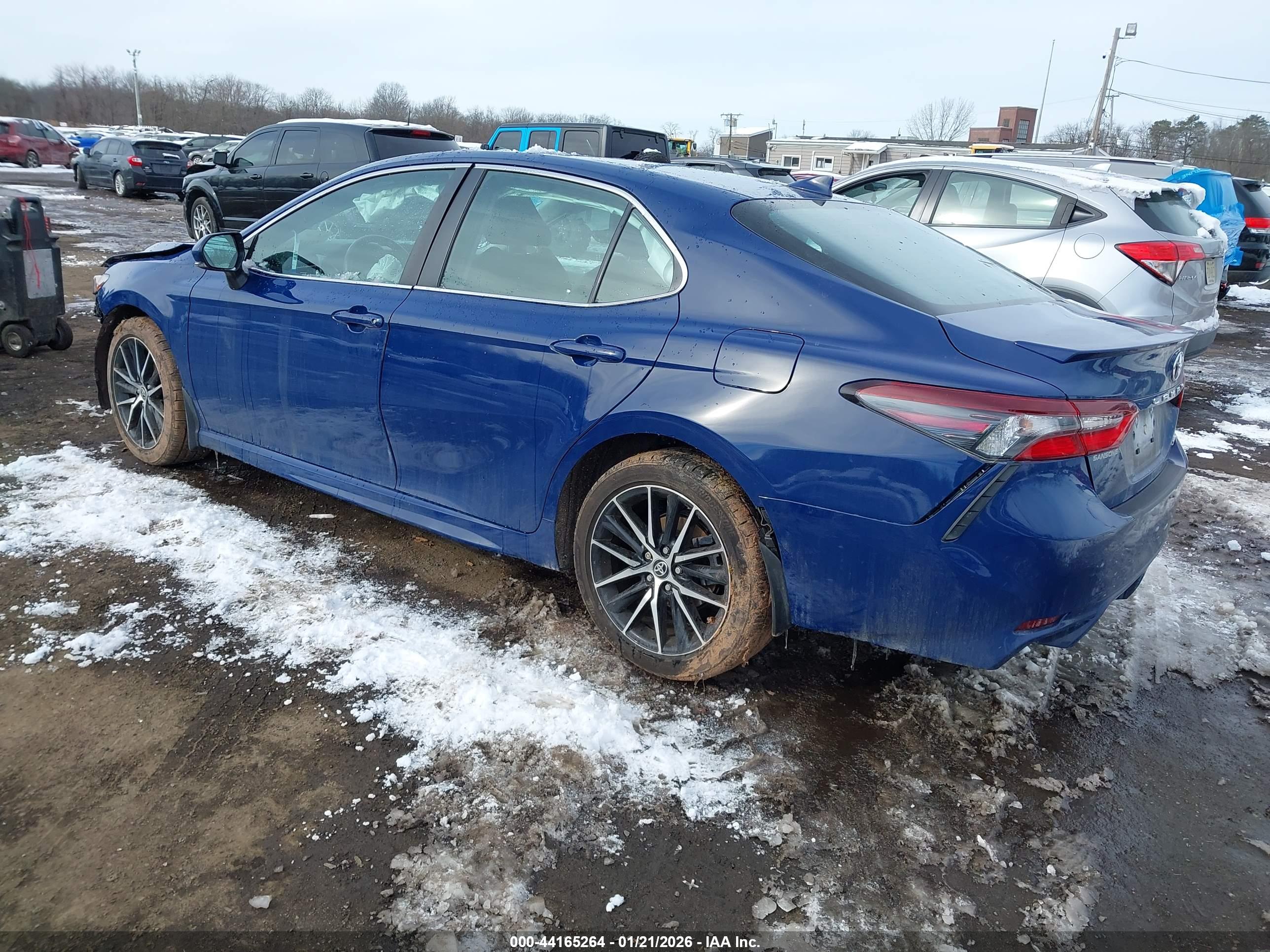 TOYOTA CAMRY image 3
