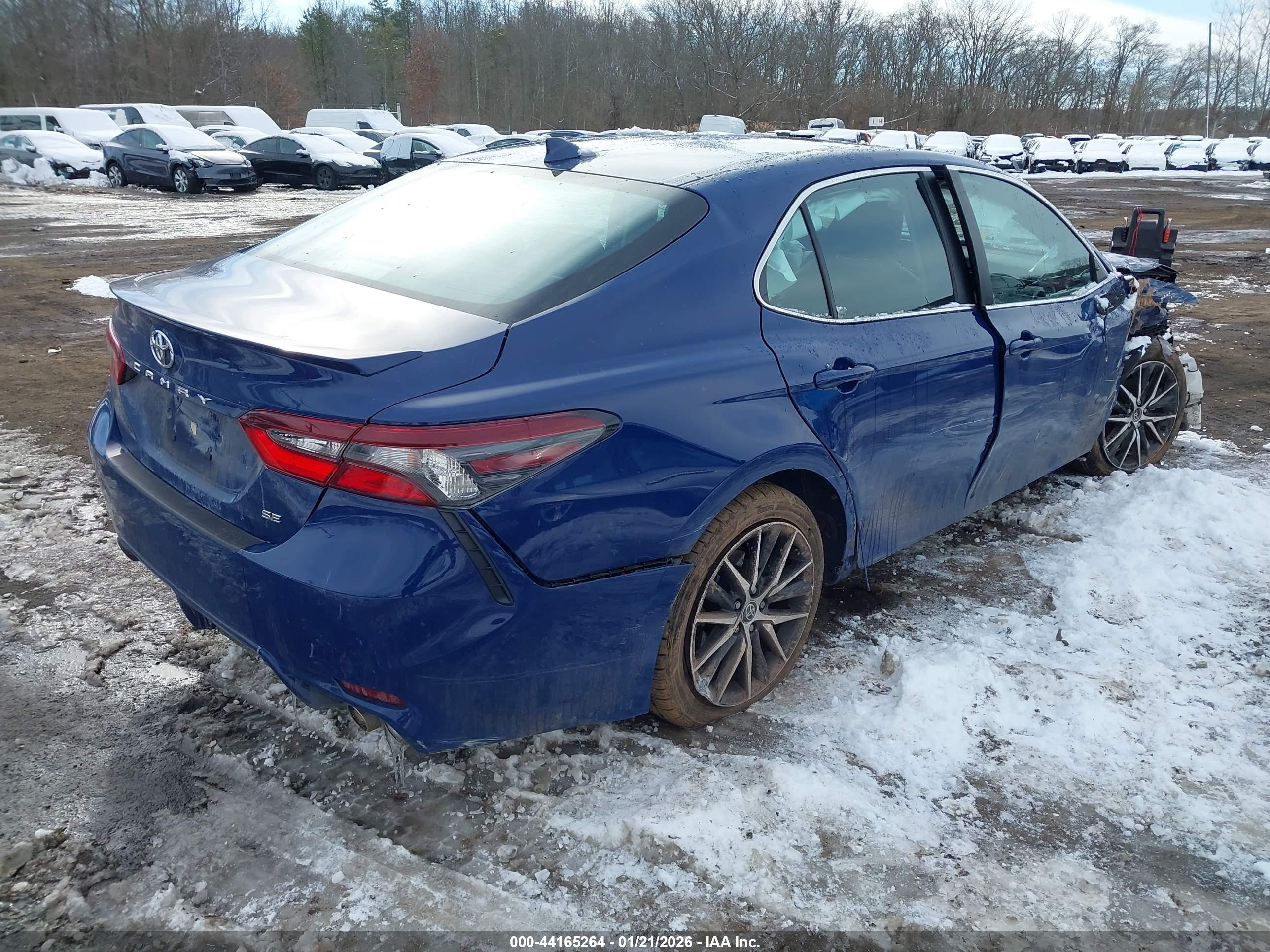 TOYOTA CAMRY image 4