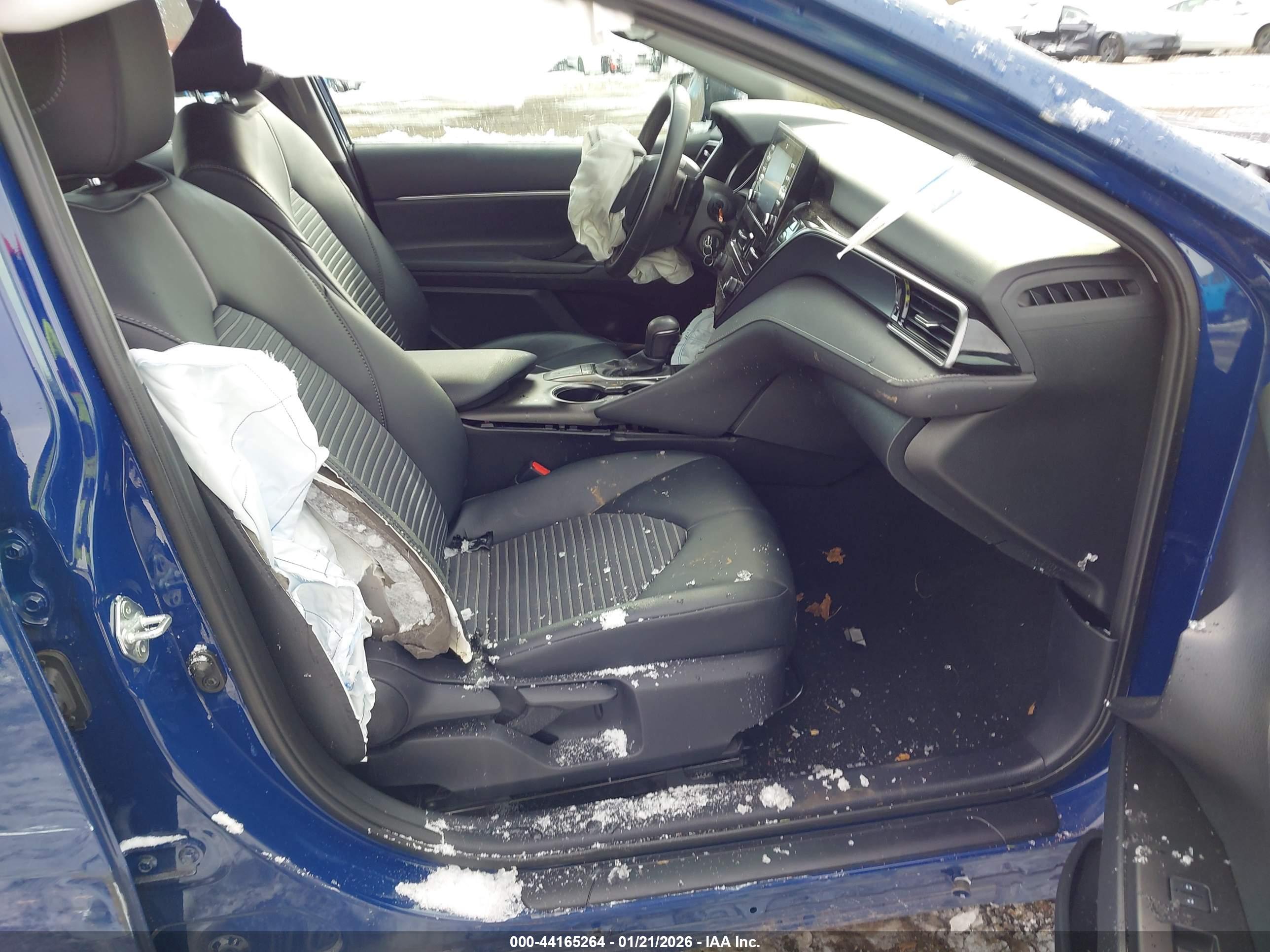 TOYOTA CAMRY image 5