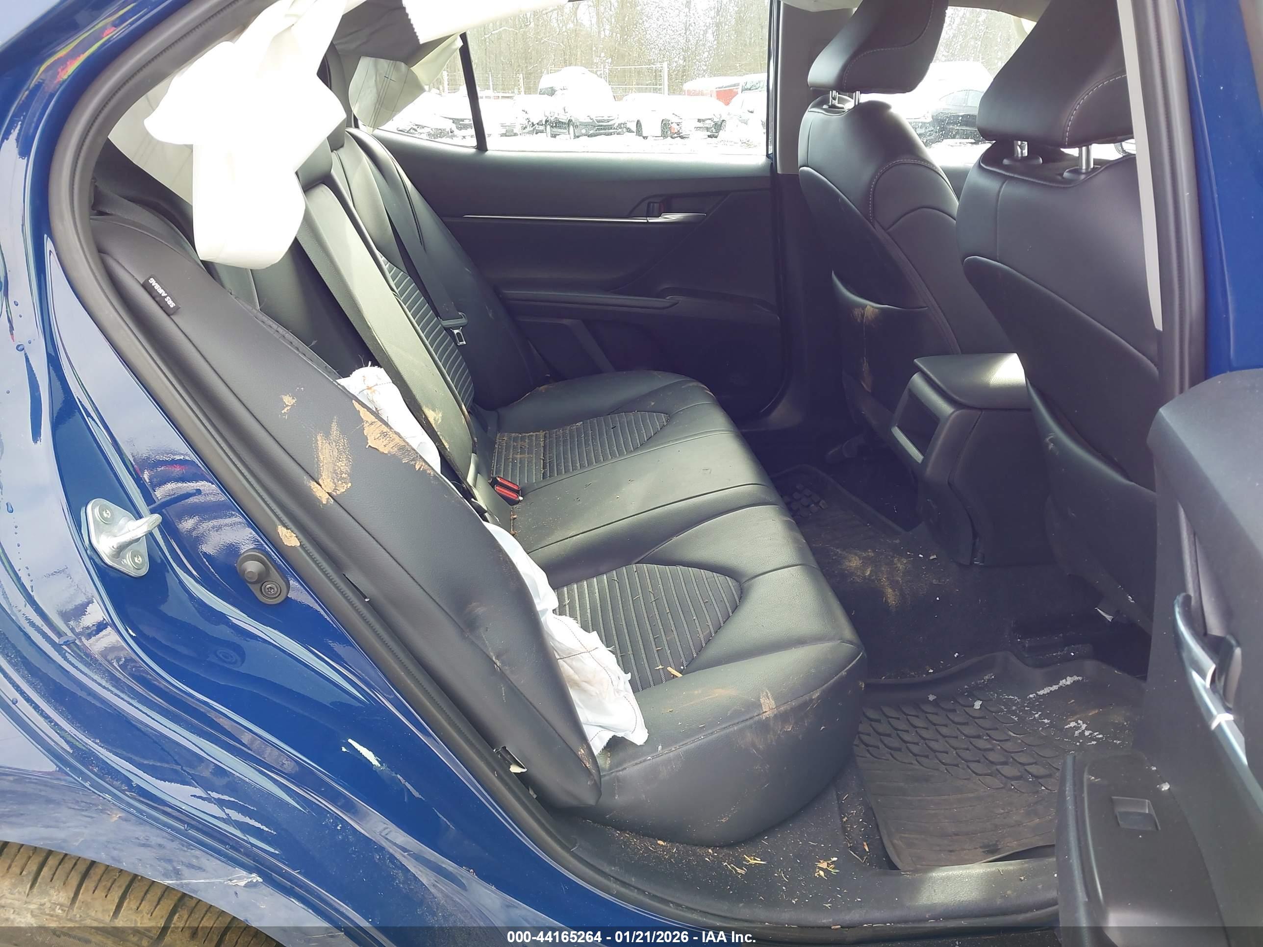 TOYOTA CAMRY image 8