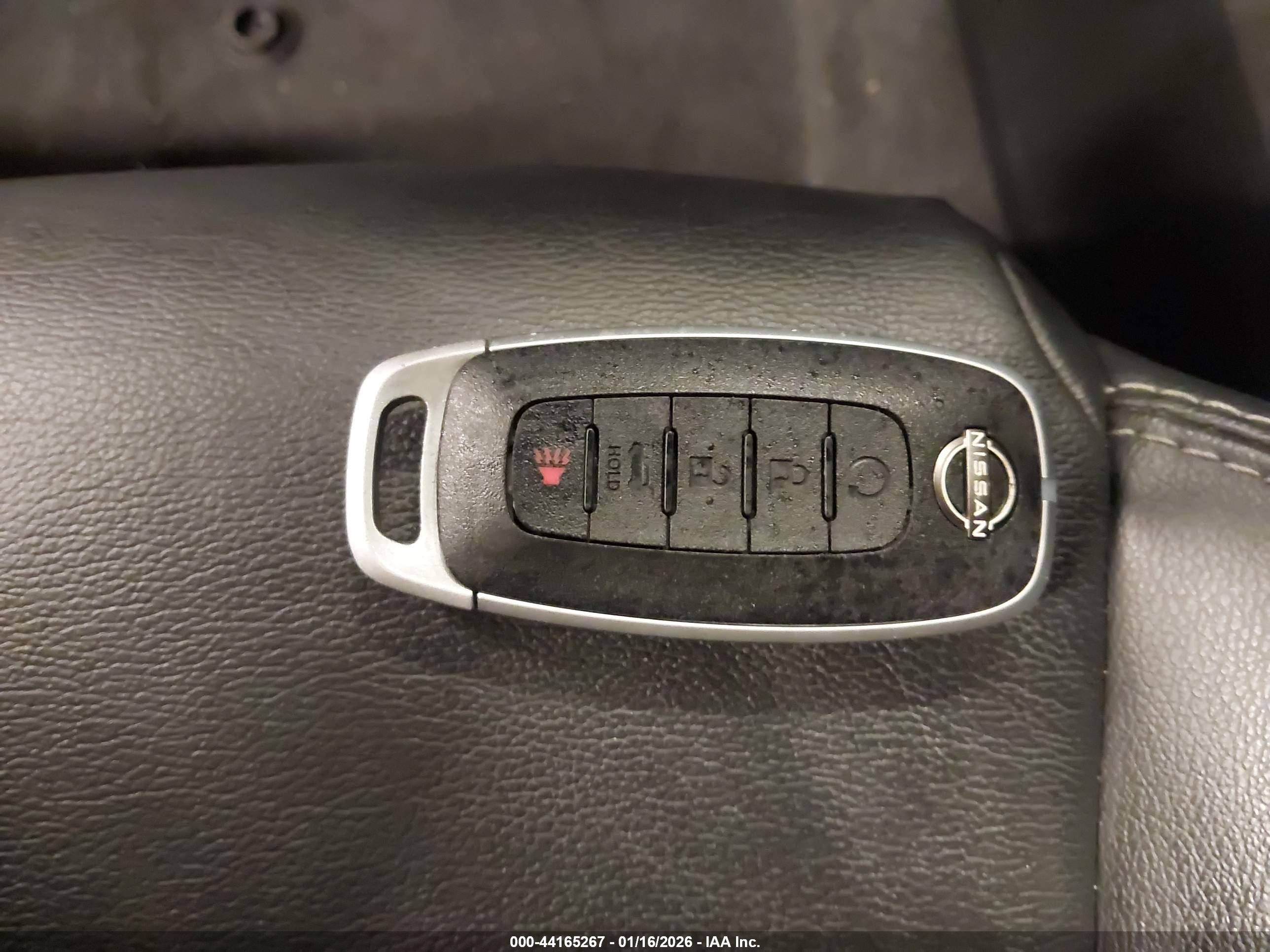 NISSAN ROGUE image 11