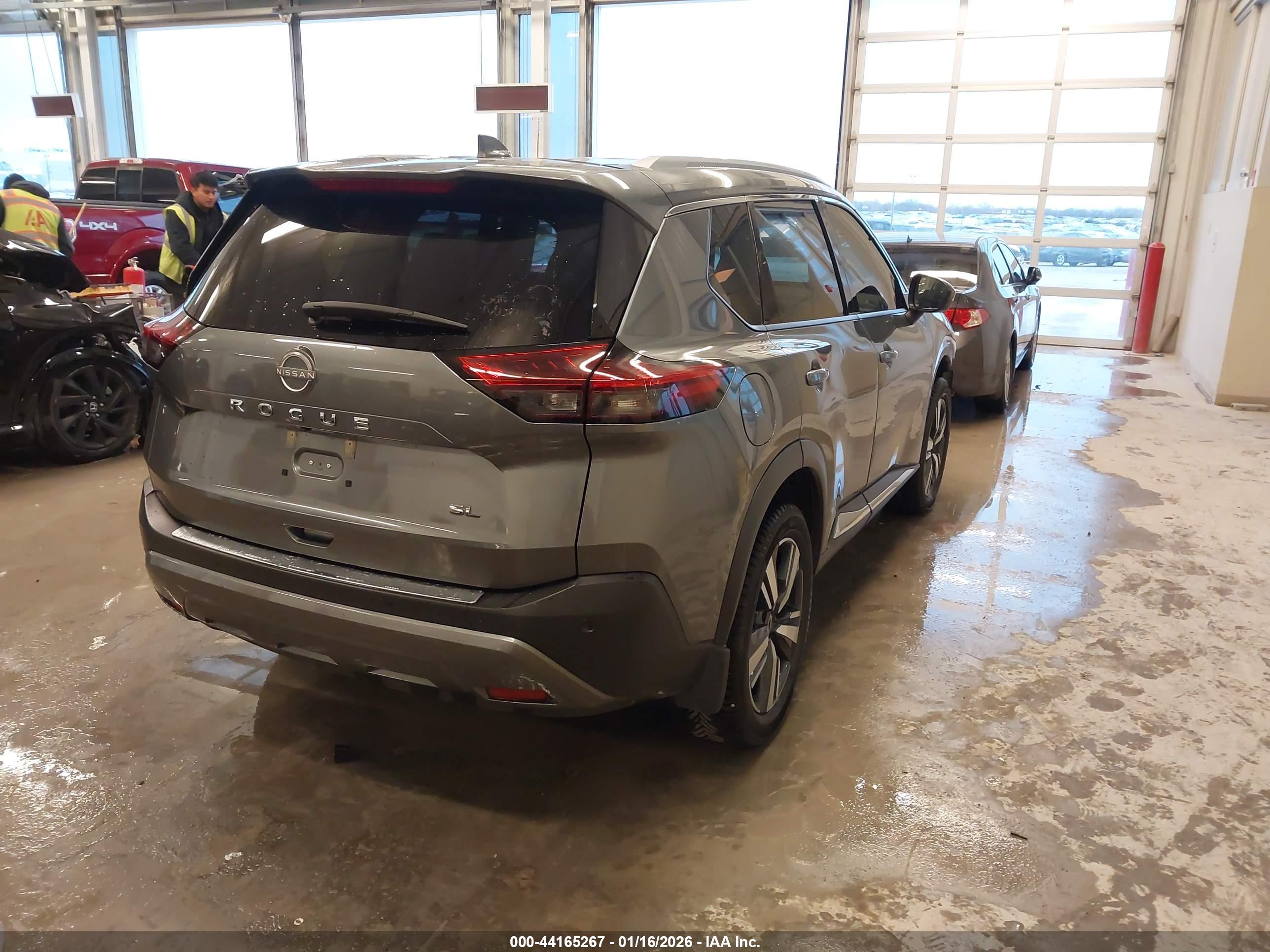NISSAN ROGUE image 4