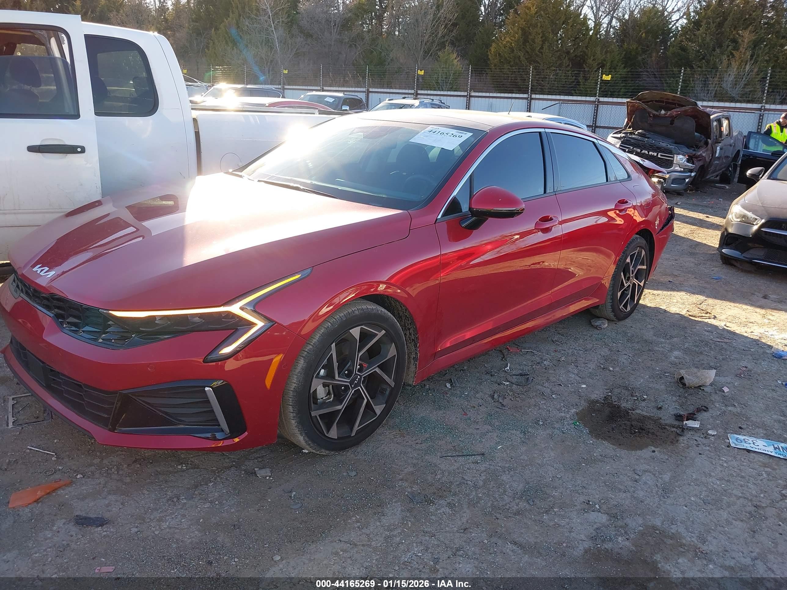 KIA K5 image 2