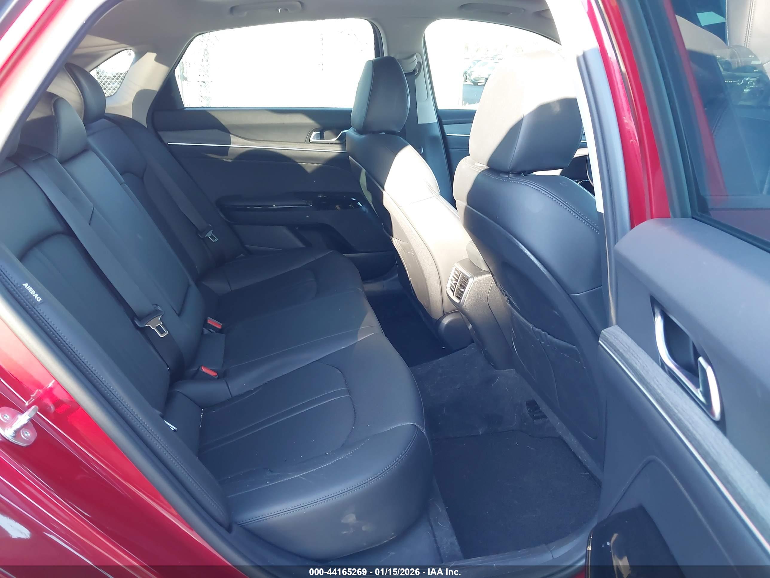 KIA K5 image 8