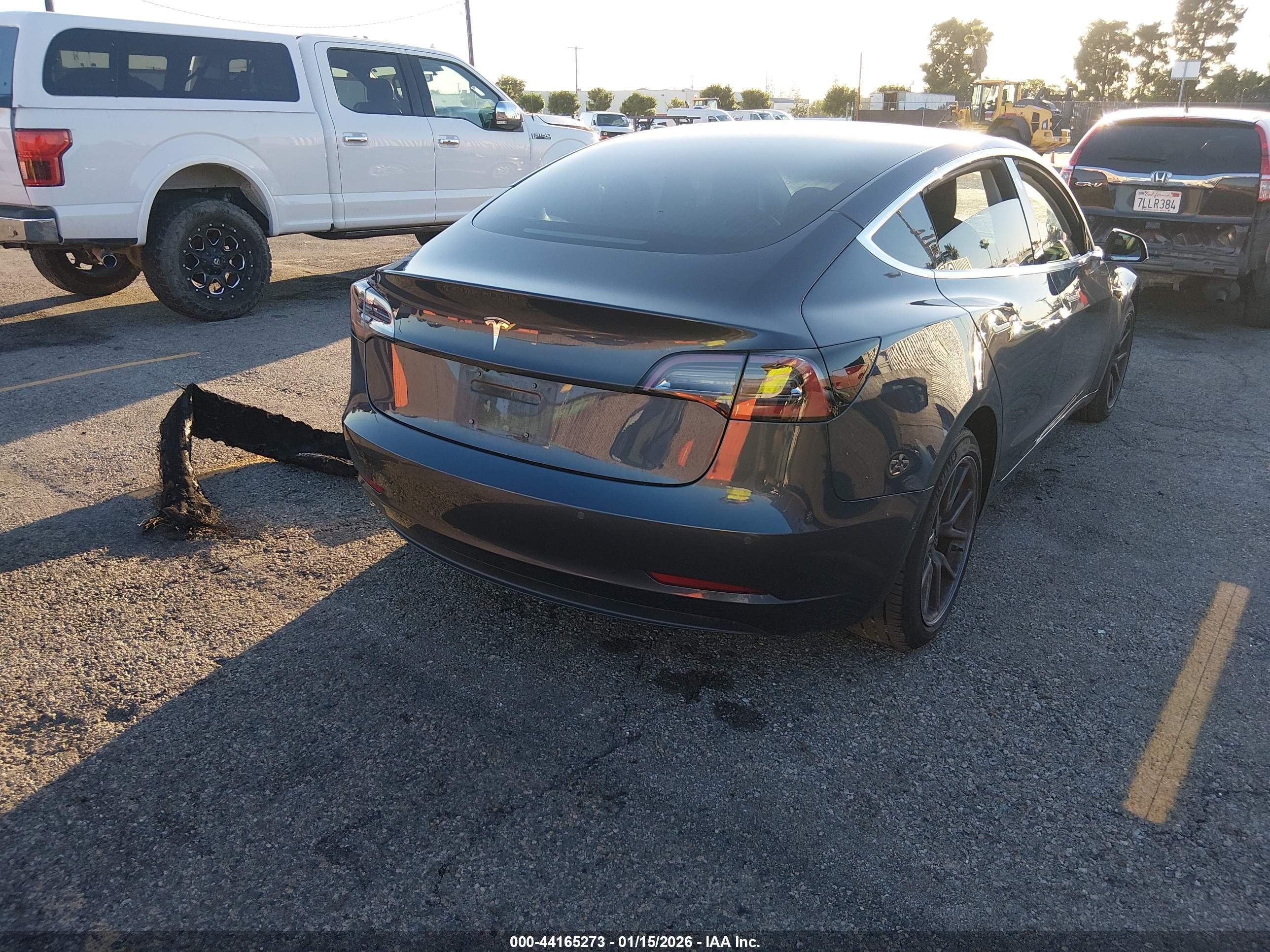 TESLA MODEL image 4