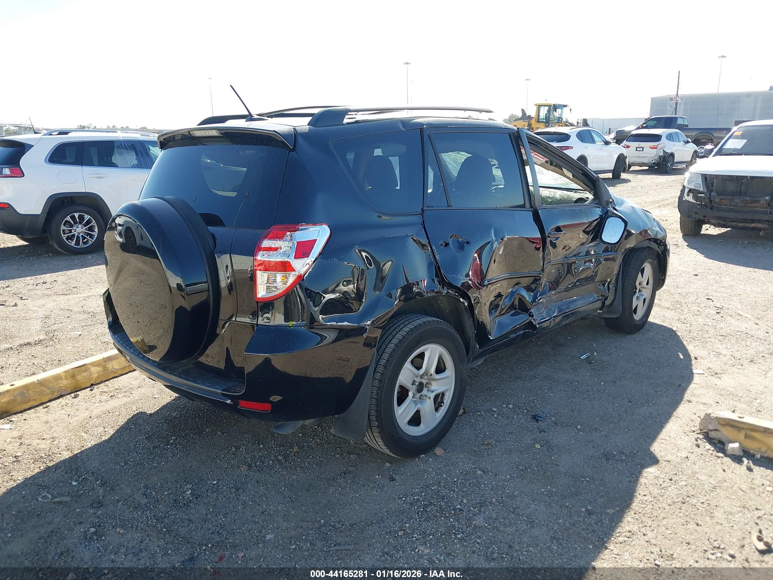 TOYOTA RAV4 image 4