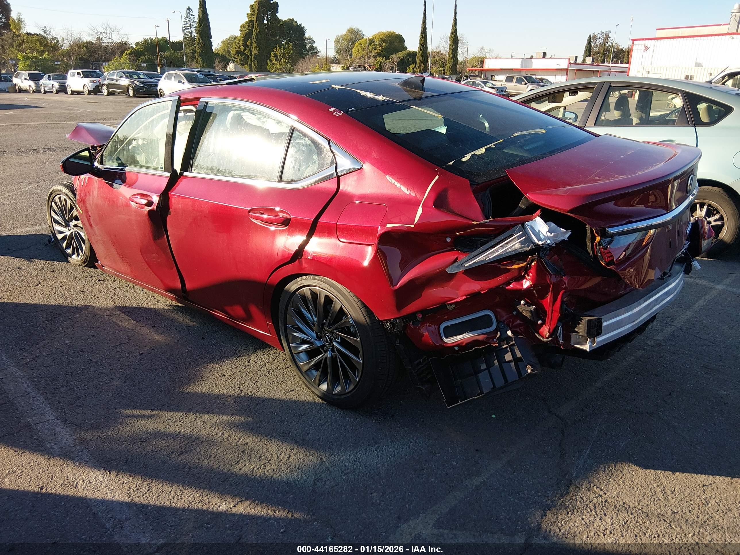 LEXUS ES image 3