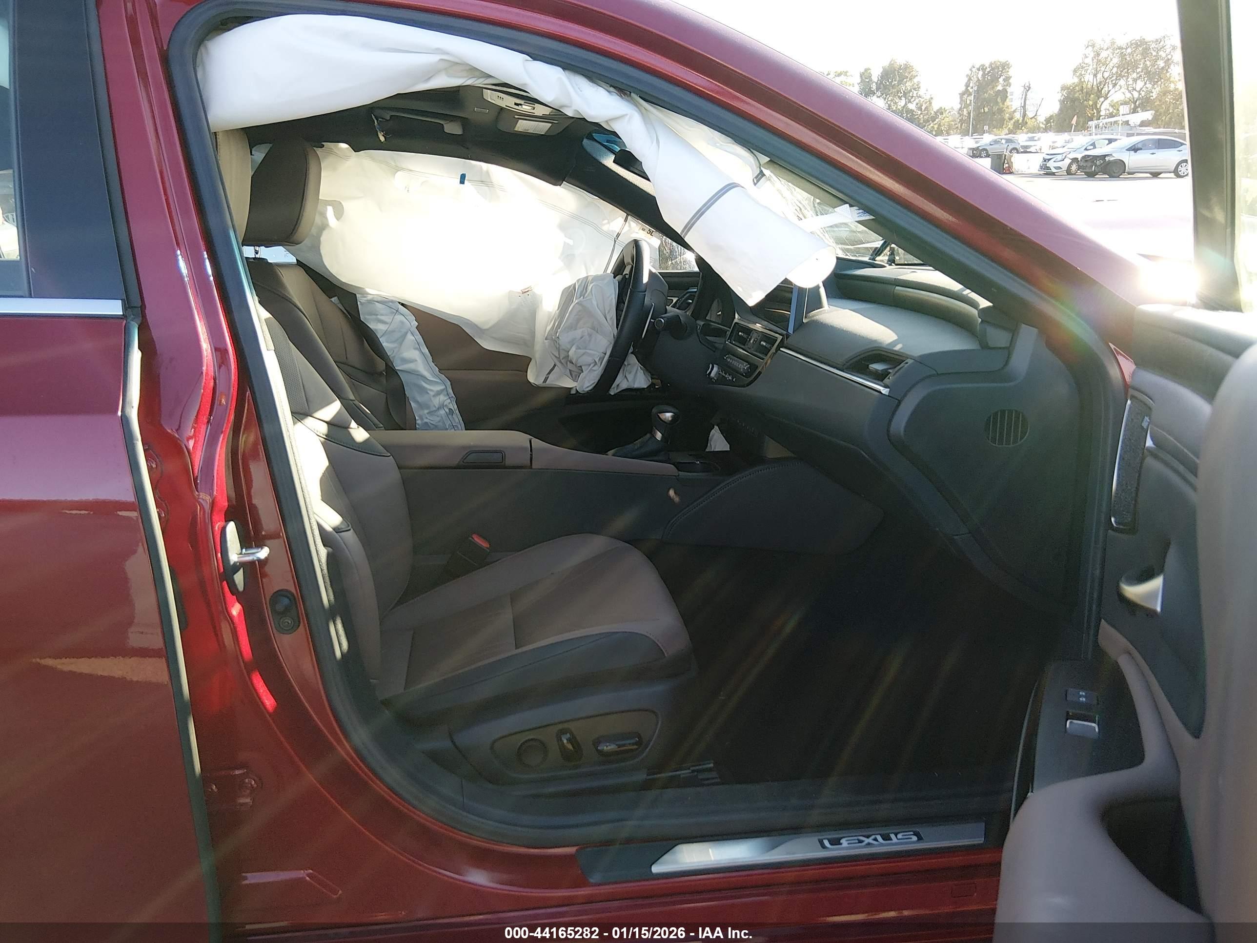 LEXUS ES image 5
