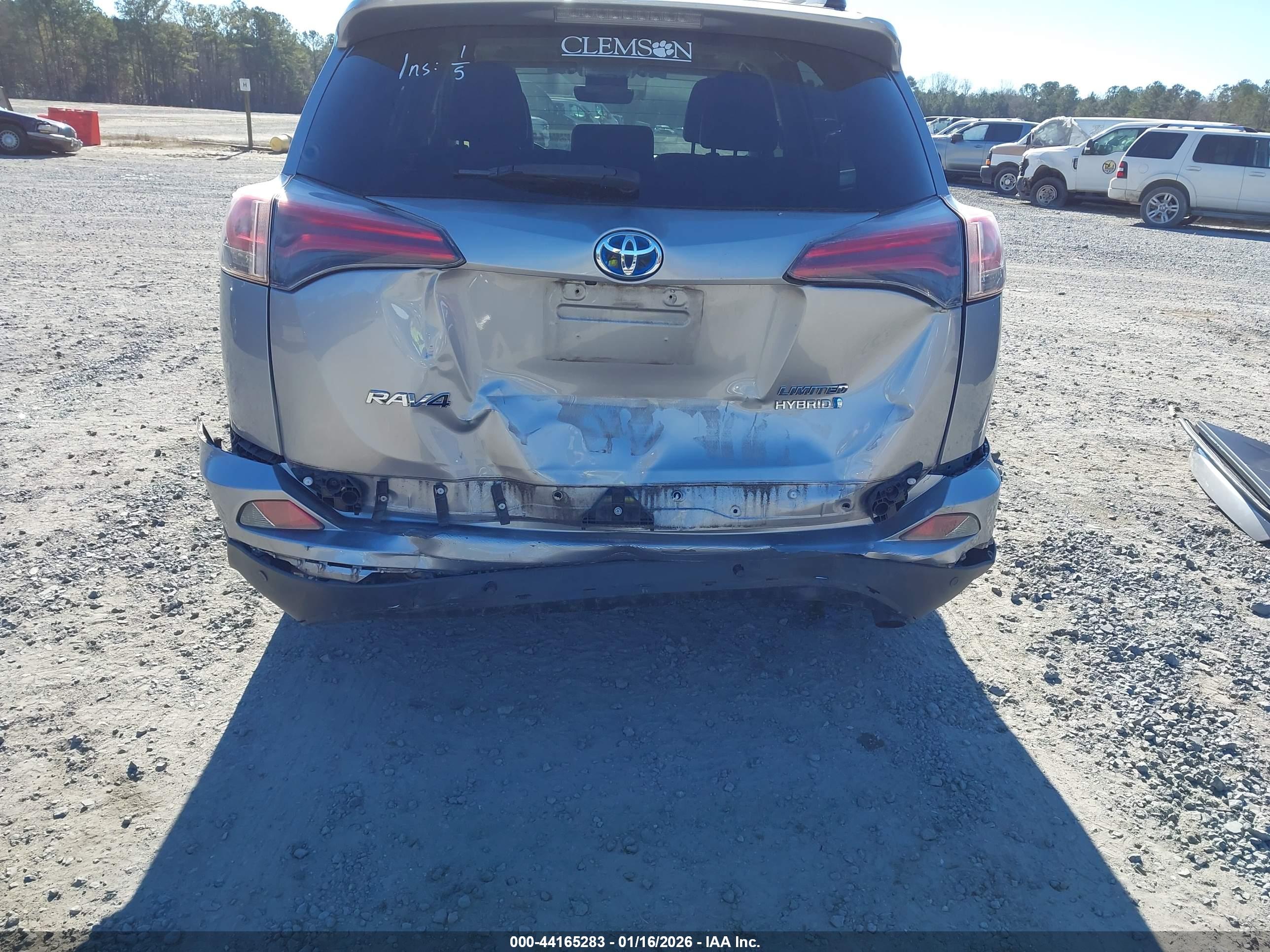 TOYOTA RAV4 image 6