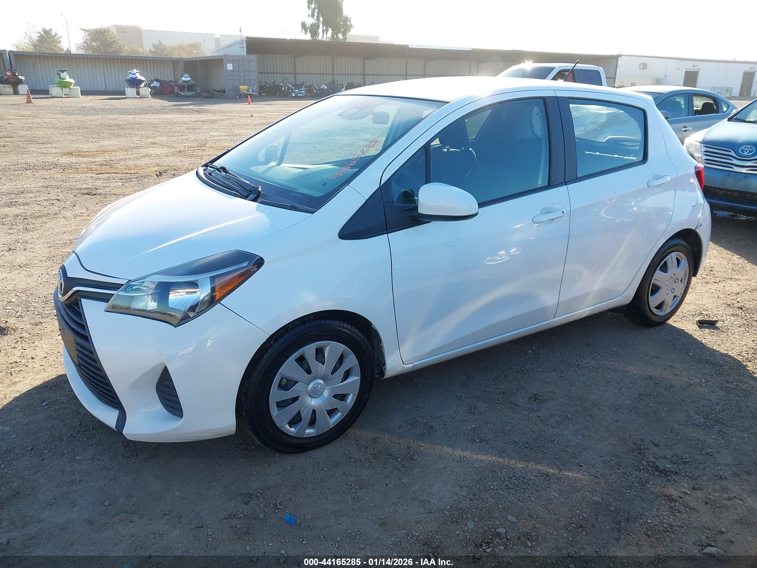 TOYOTA YARIS image 2