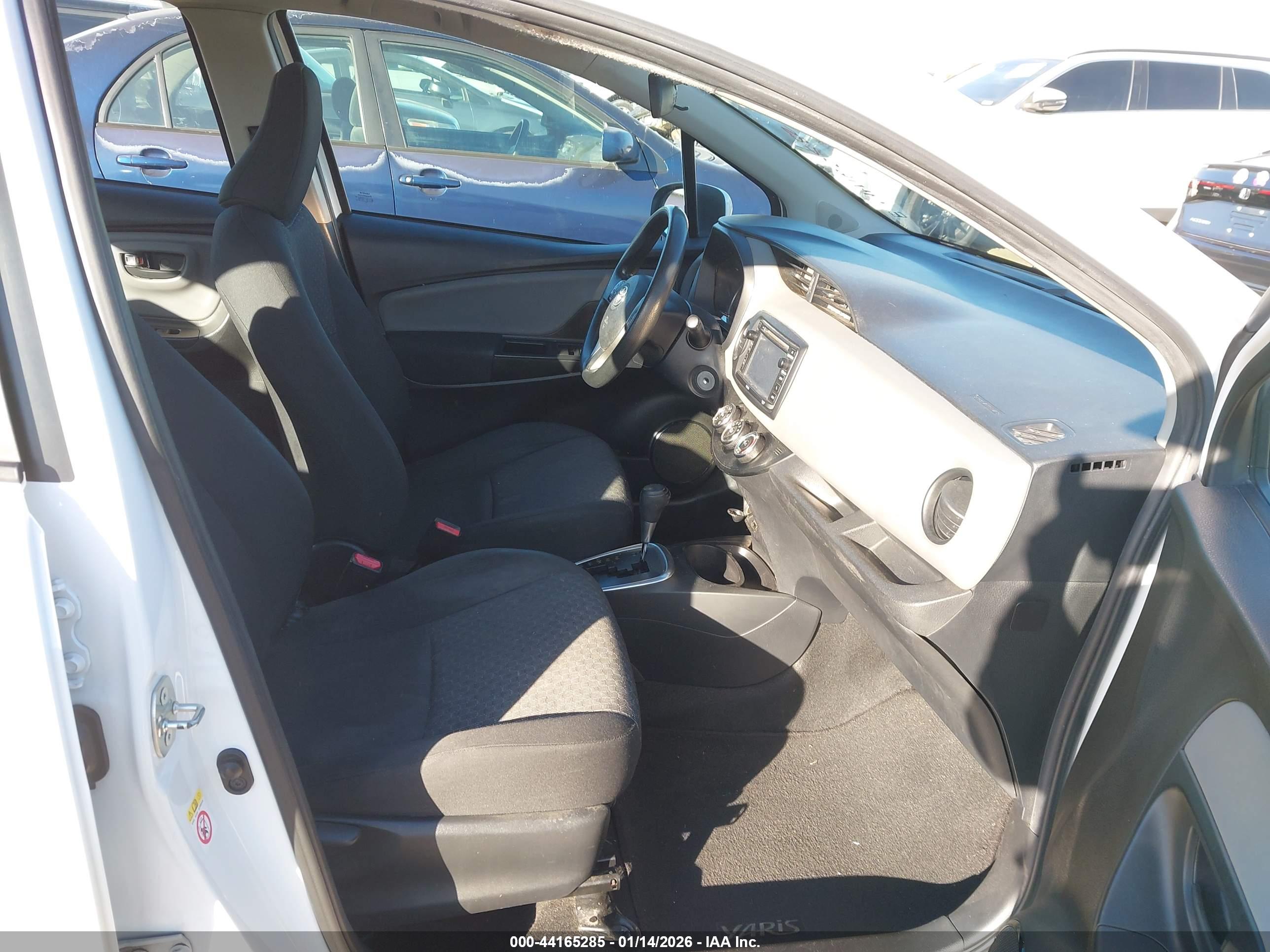 TOYOTA YARIS image 5