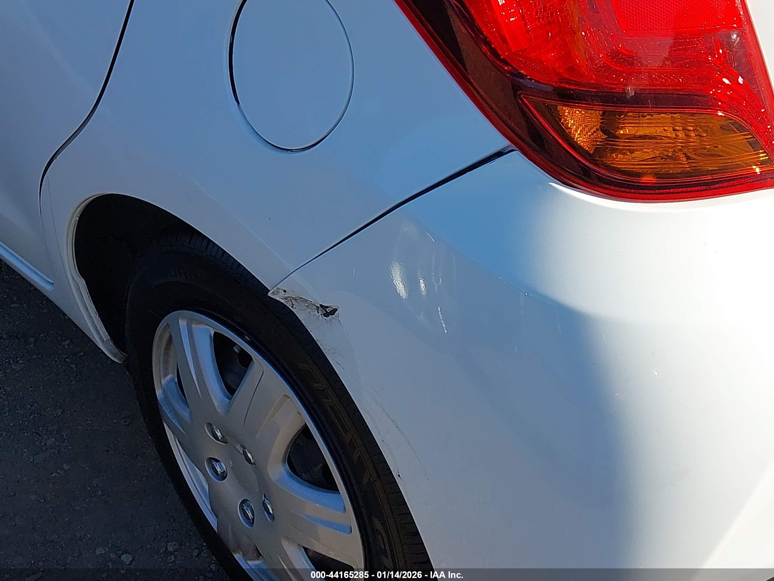 TOYOTA YARIS image 6