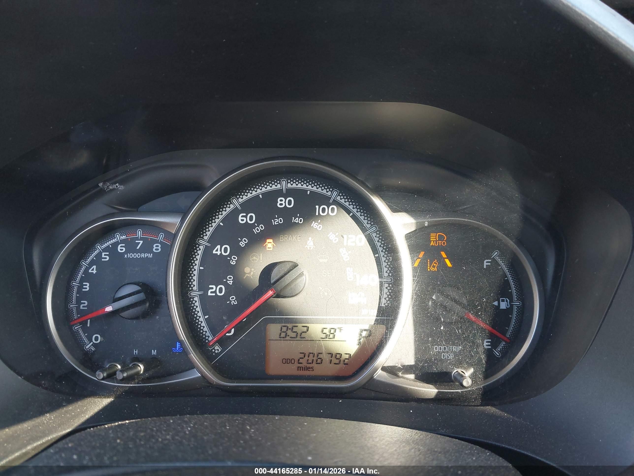 TOYOTA YARIS image 7