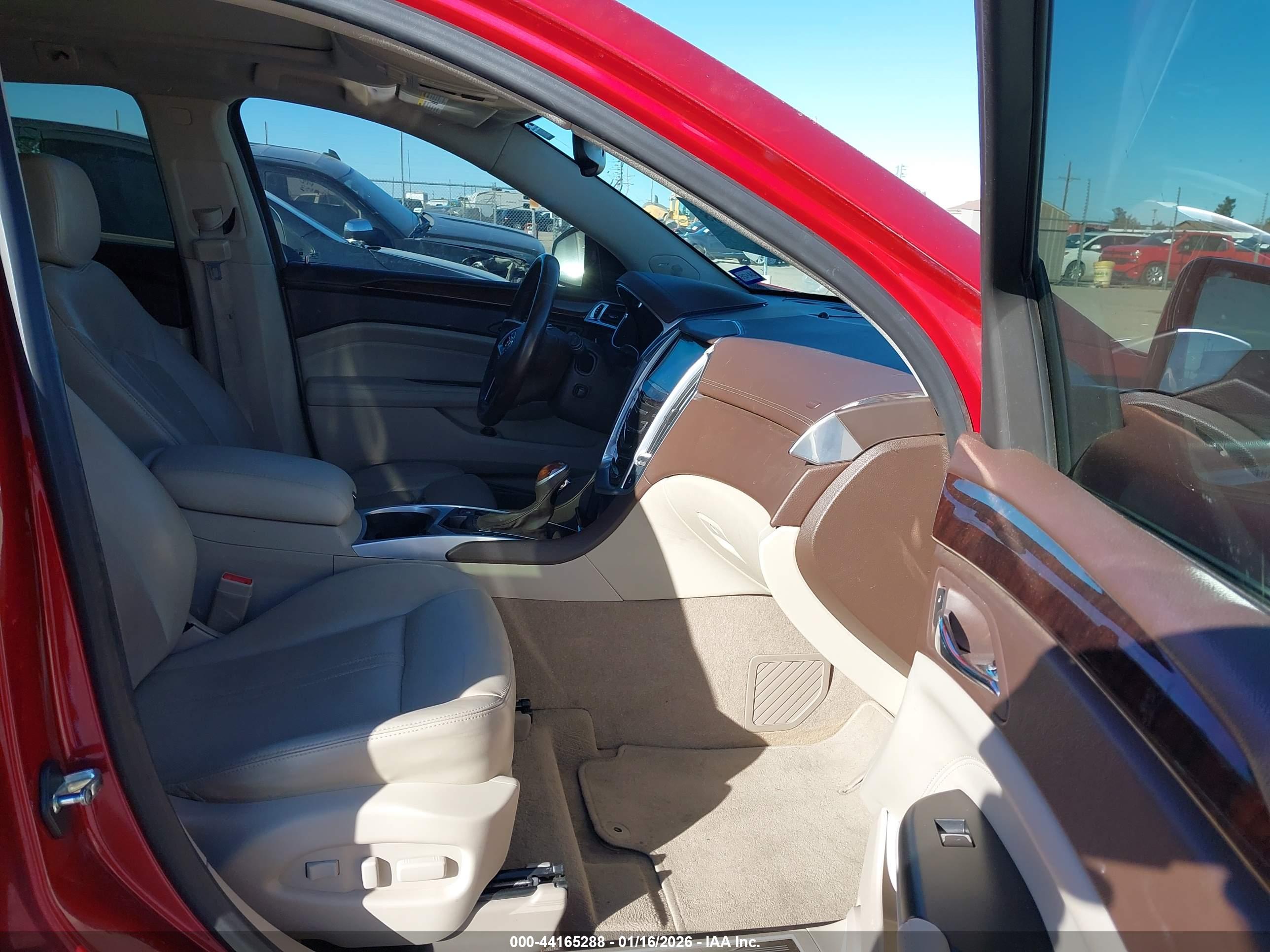 CADILLAC SRX image 5
