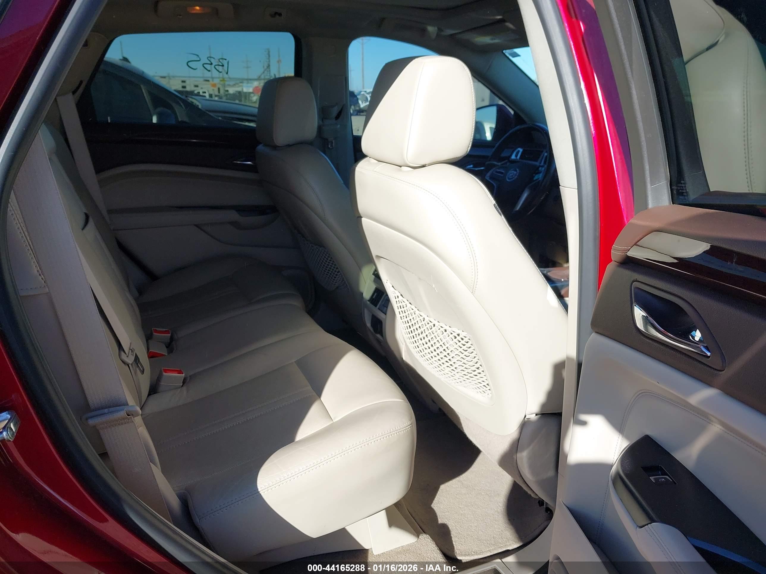 CADILLAC SRX image 8