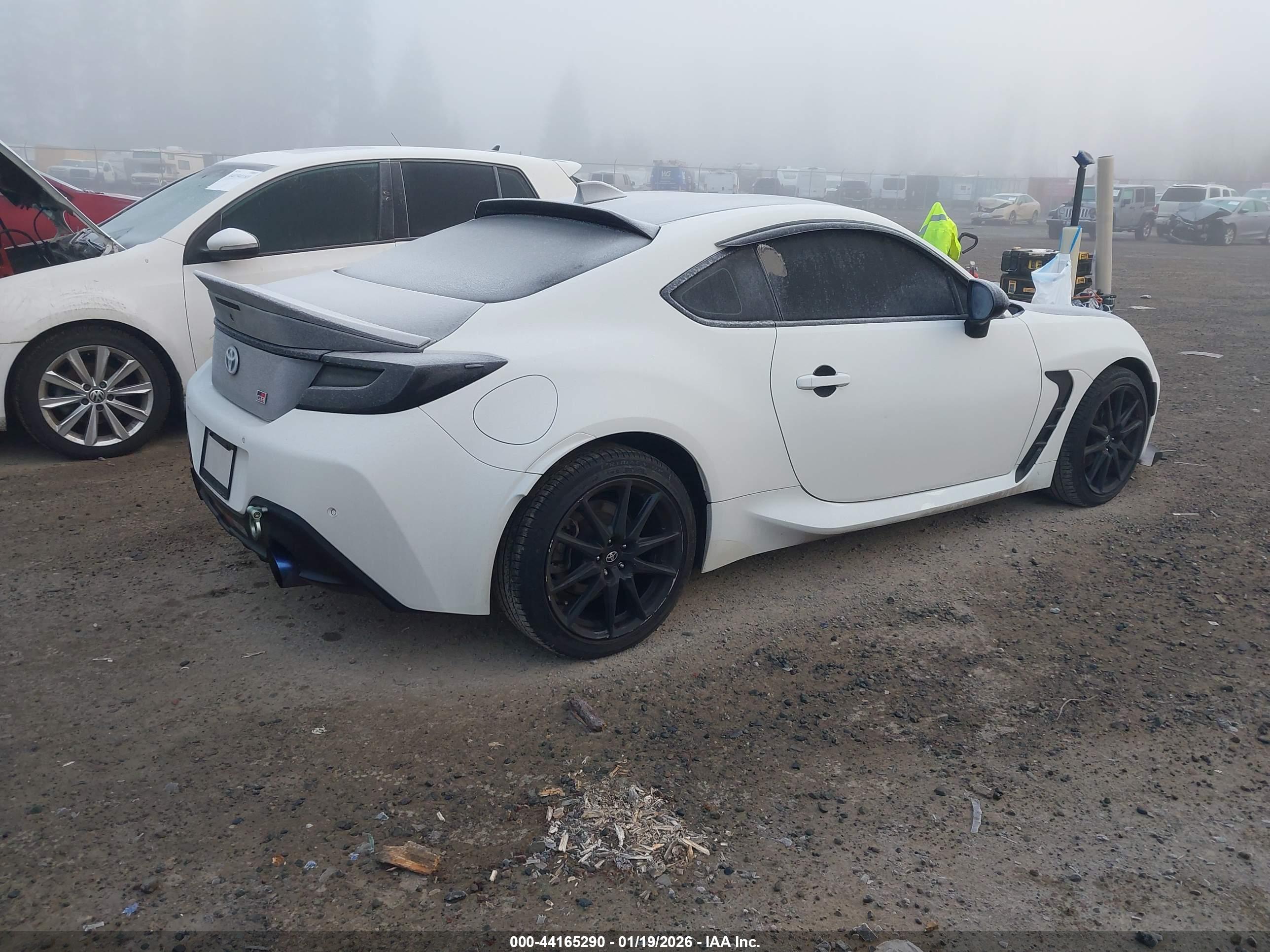 TOYOTA GR86 image 4