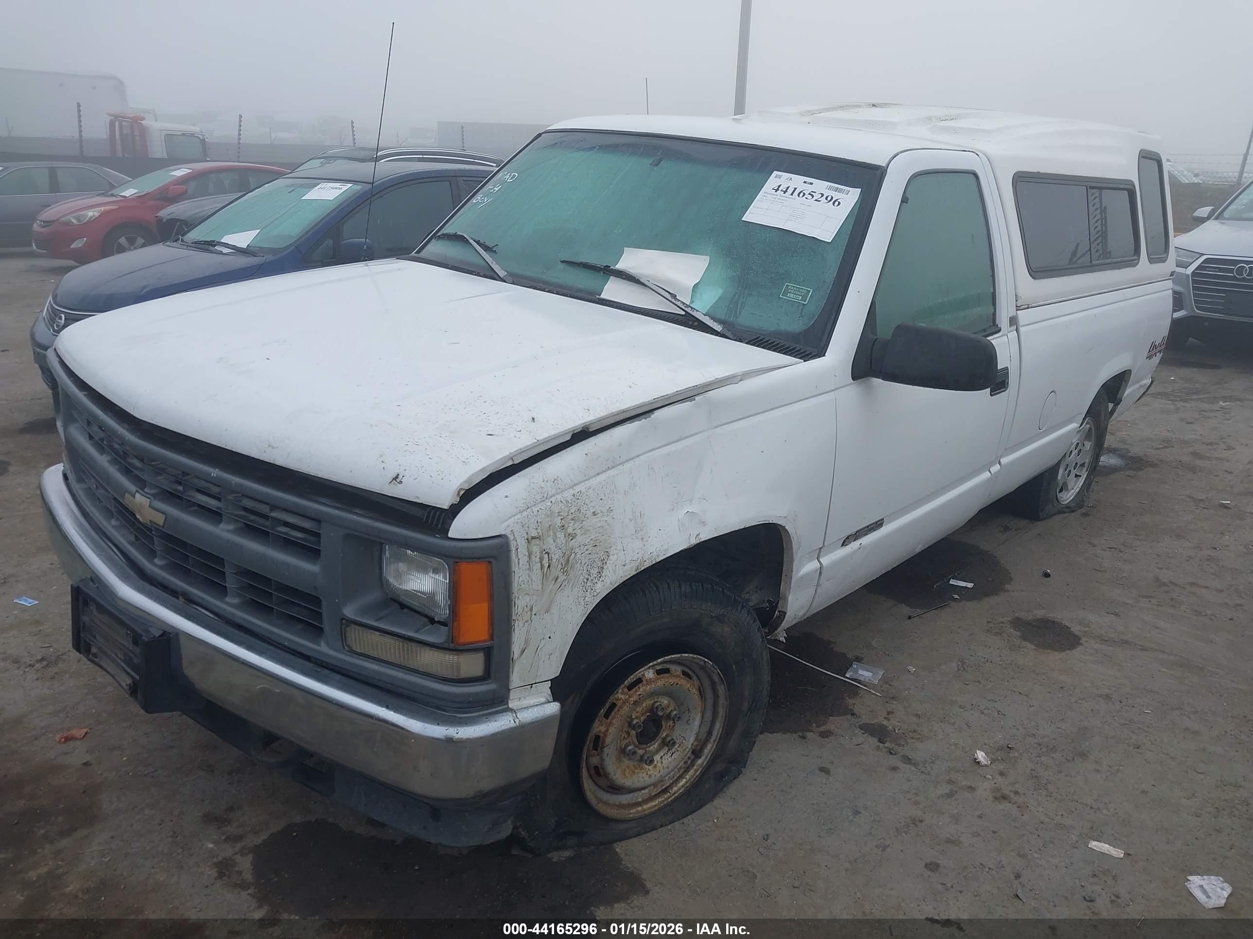 CHEVROLET GMT-400 image 2
