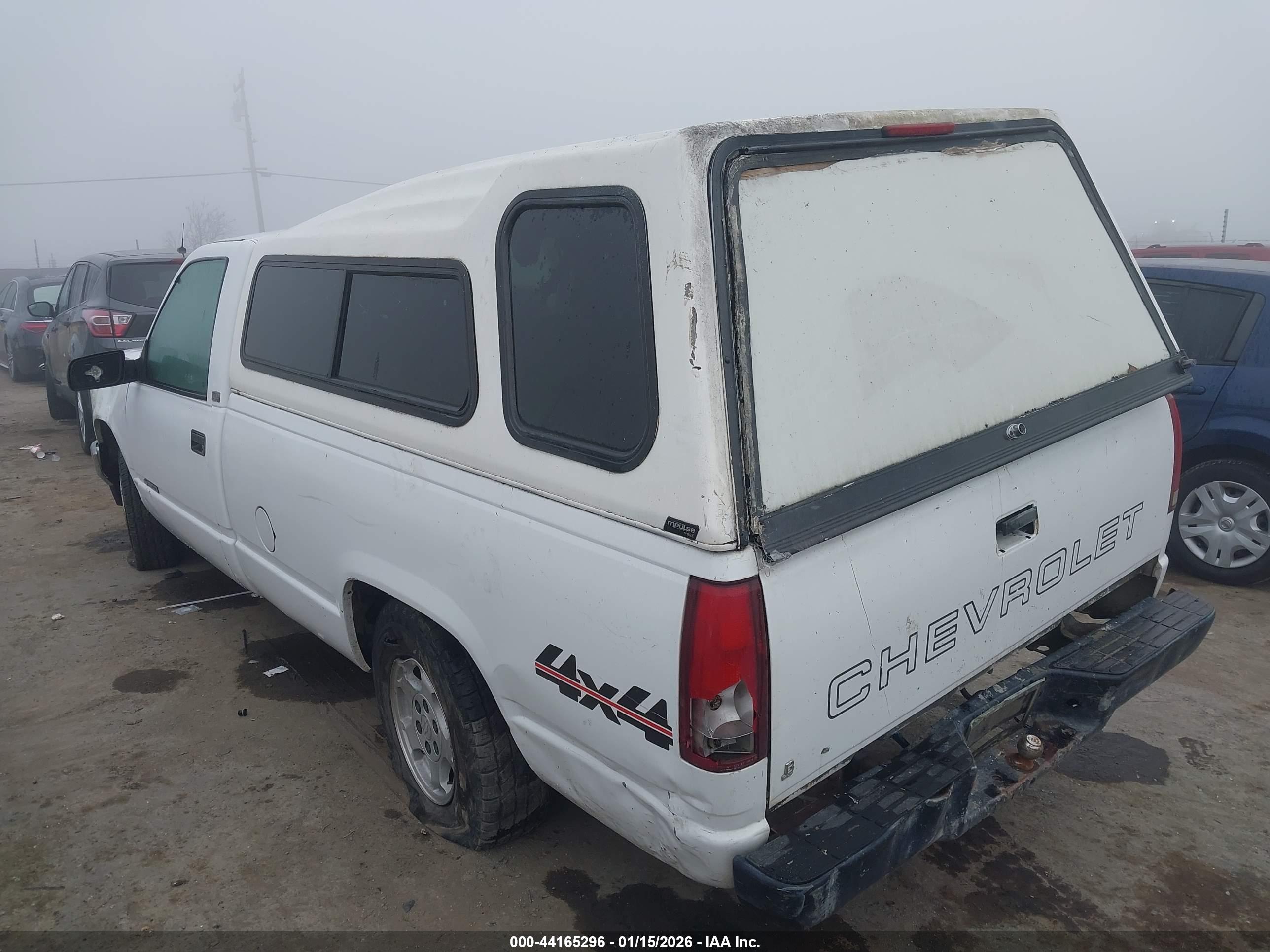 CHEVROLET GMT-400 image 3