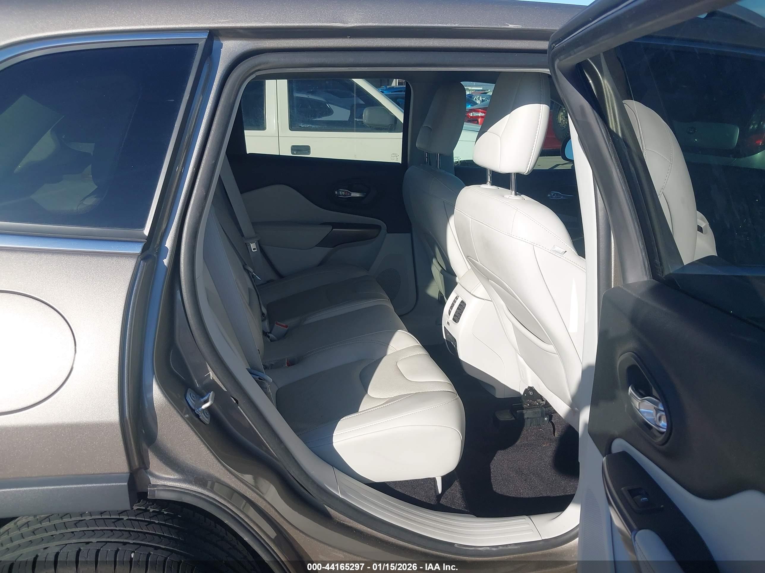 JEEP CHEROKEE image 8