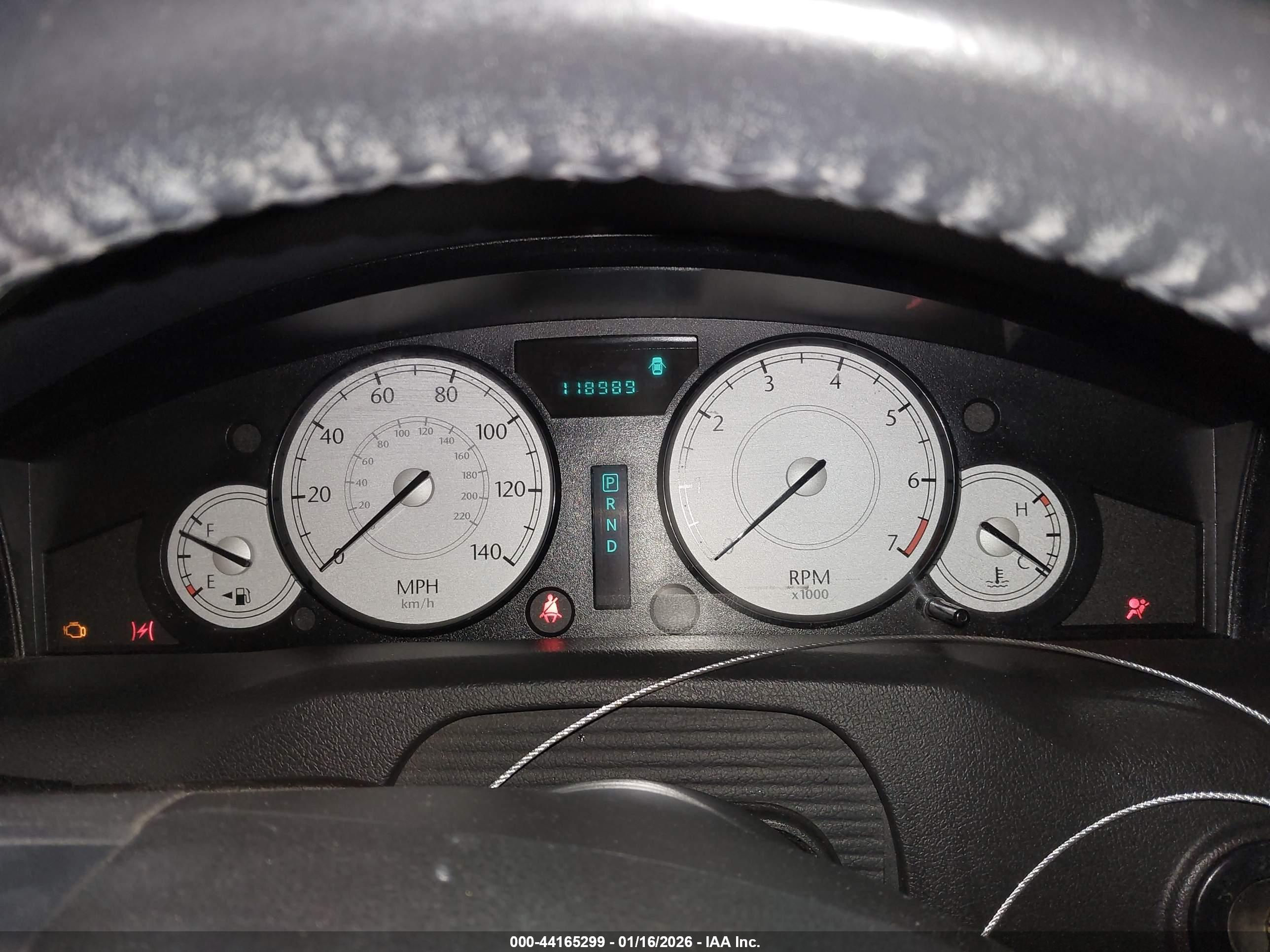 CHRYSLER 300 image 7
