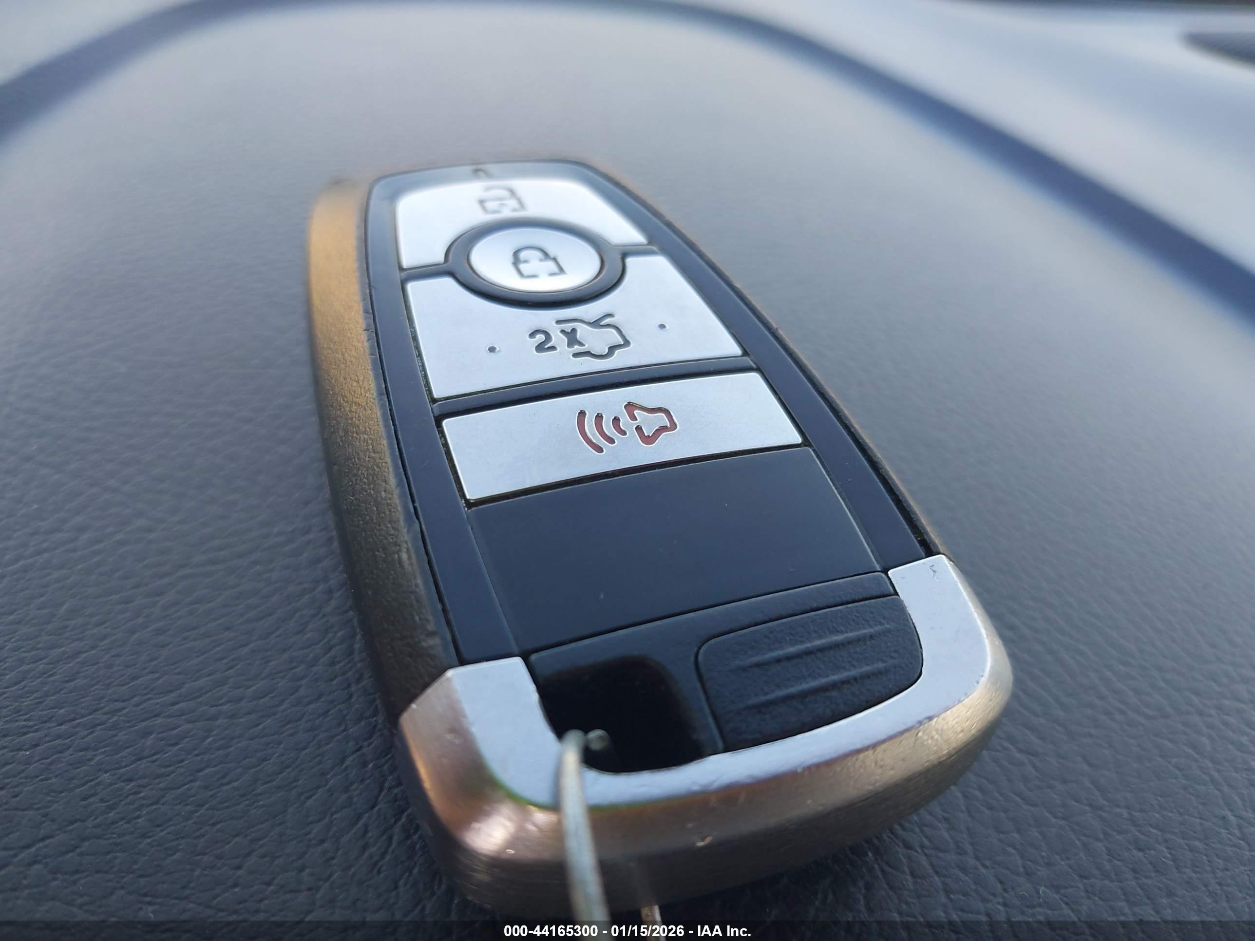 FORD FUSION image 11