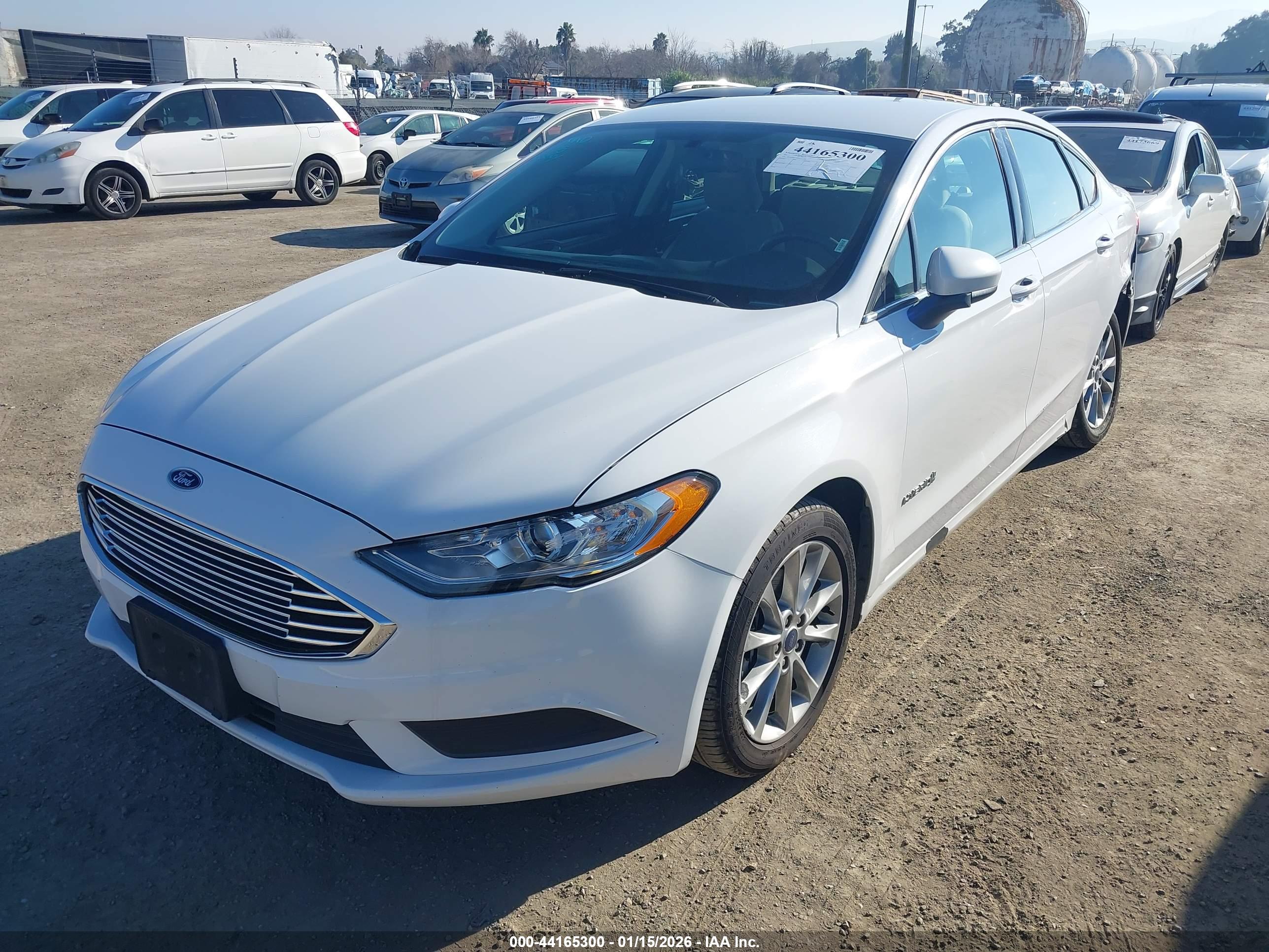 FORD FUSION image 2