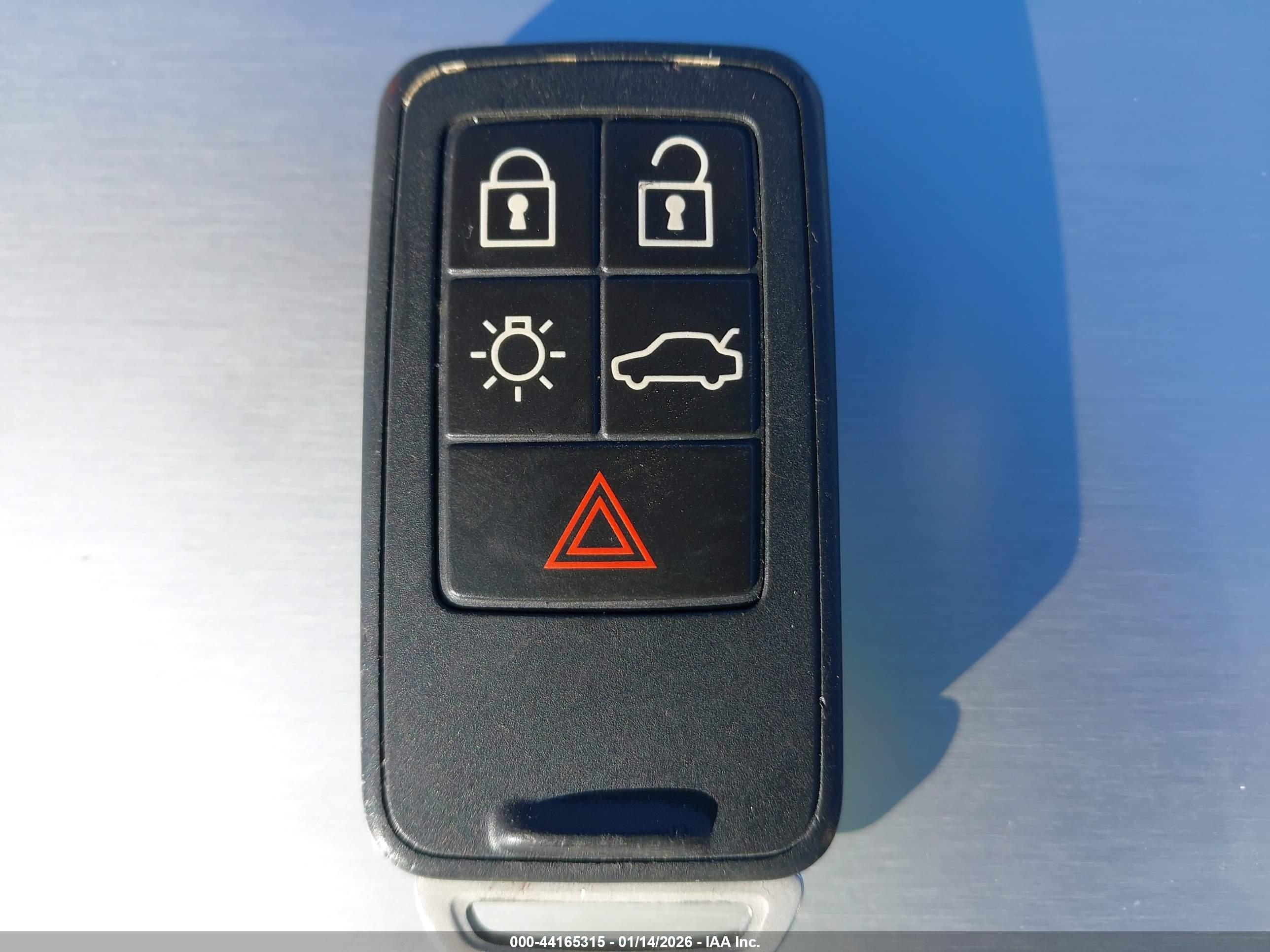 VOLVO S60 image 11