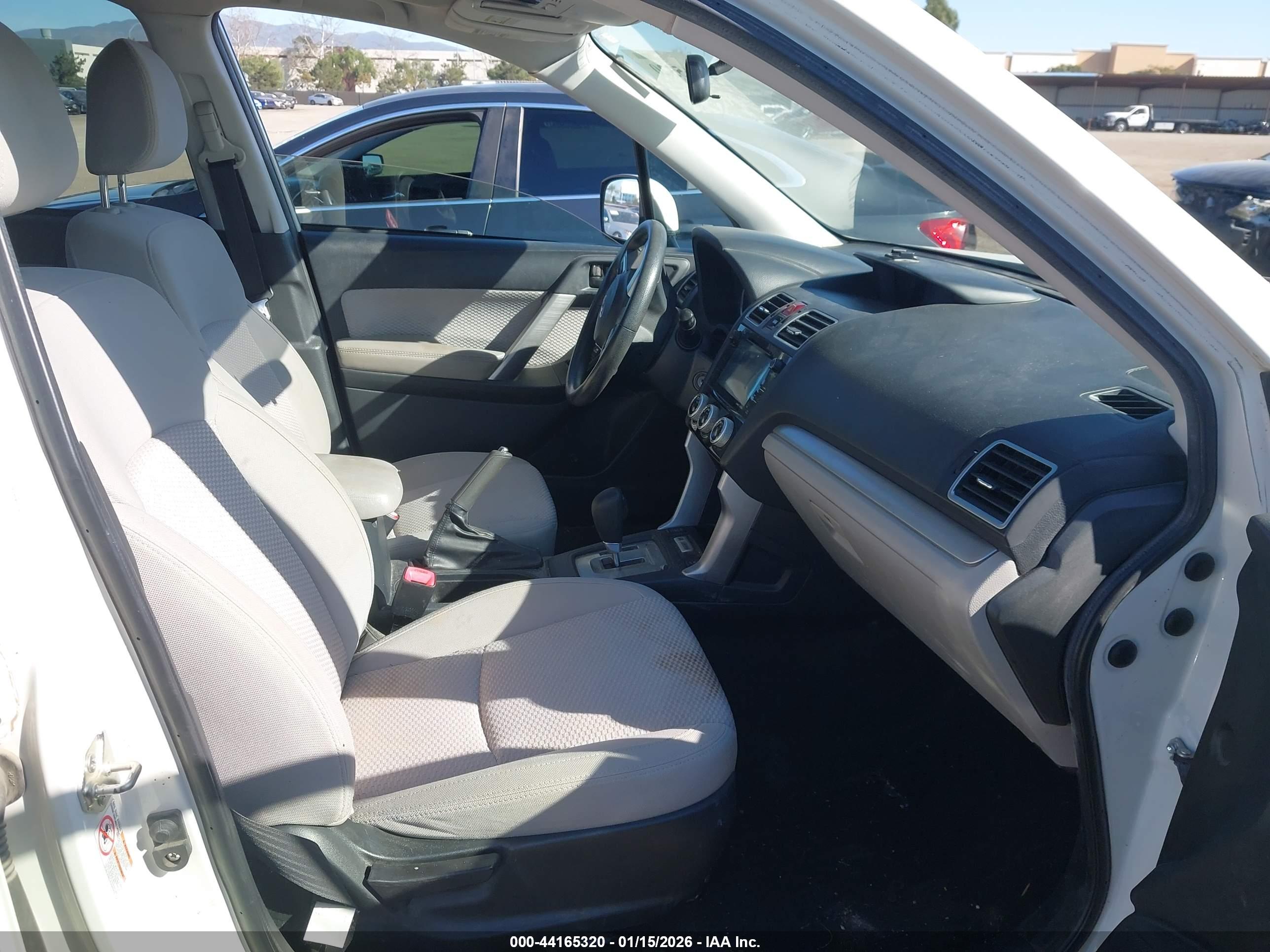 SUBARU FORESTER image 5