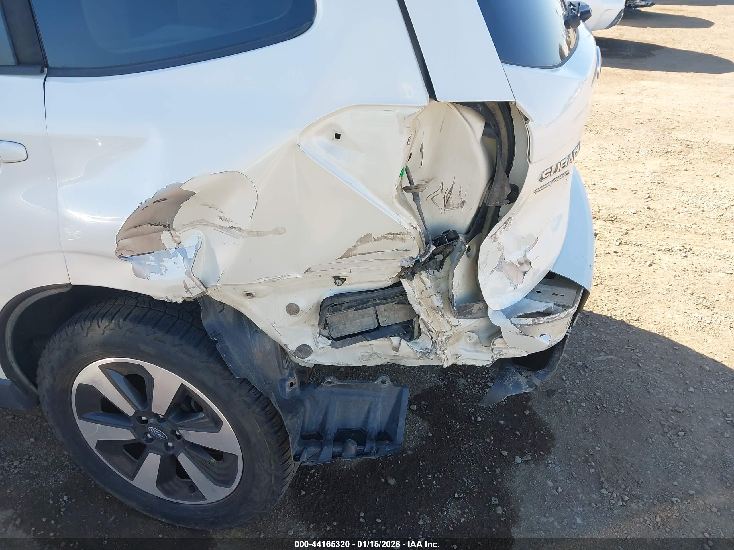 SUBARU FORESTER image 6