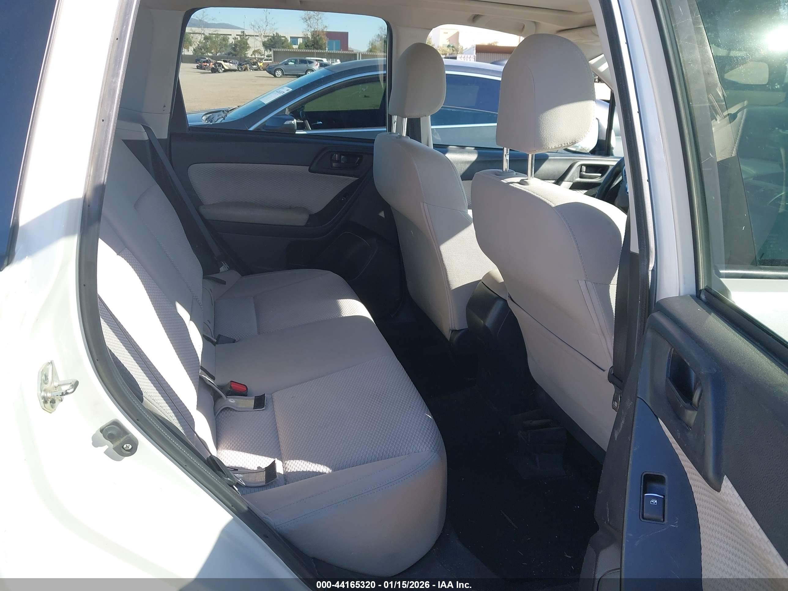 SUBARU FORESTER image 8