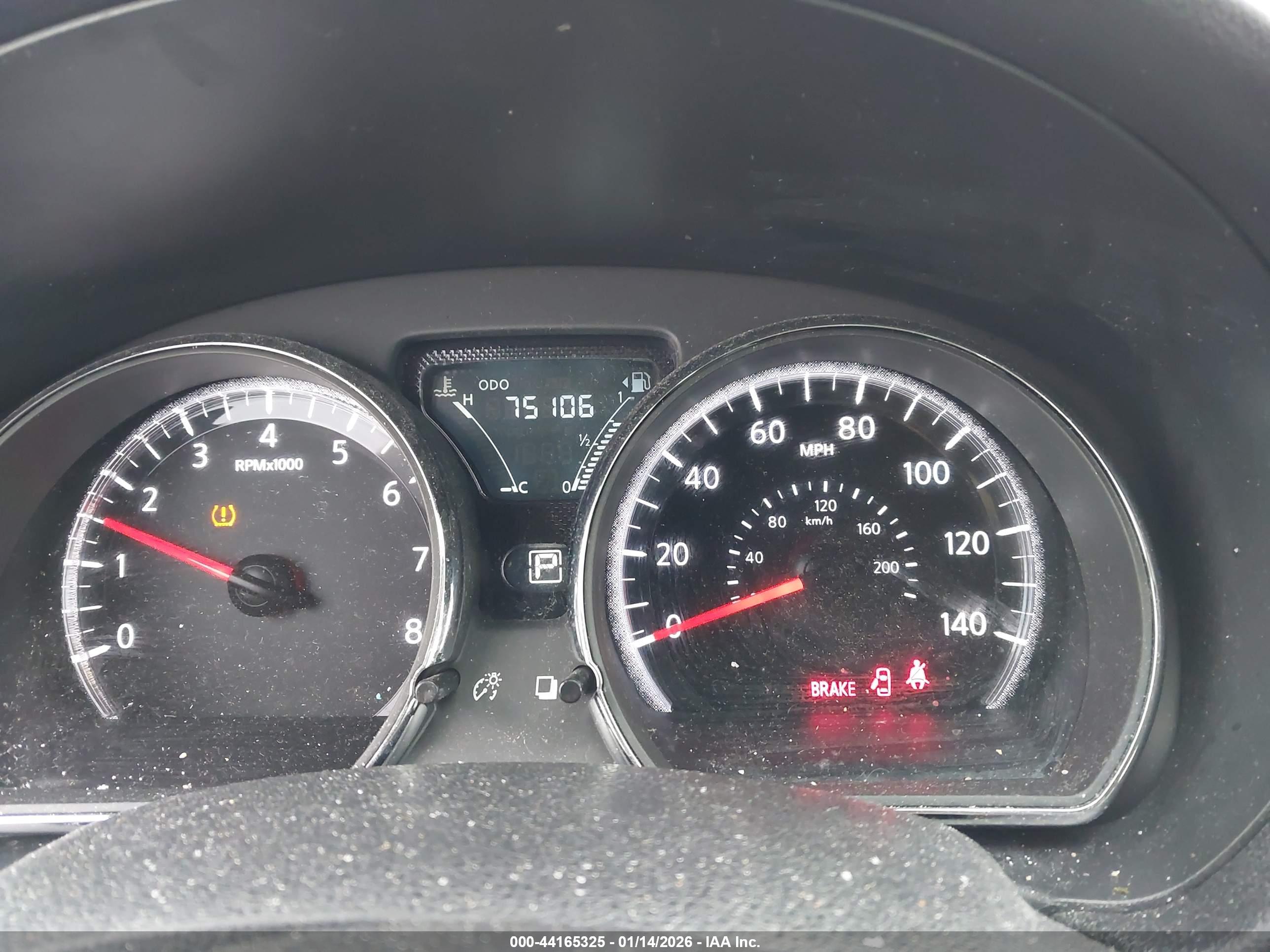 NISSAN VERSA image 7