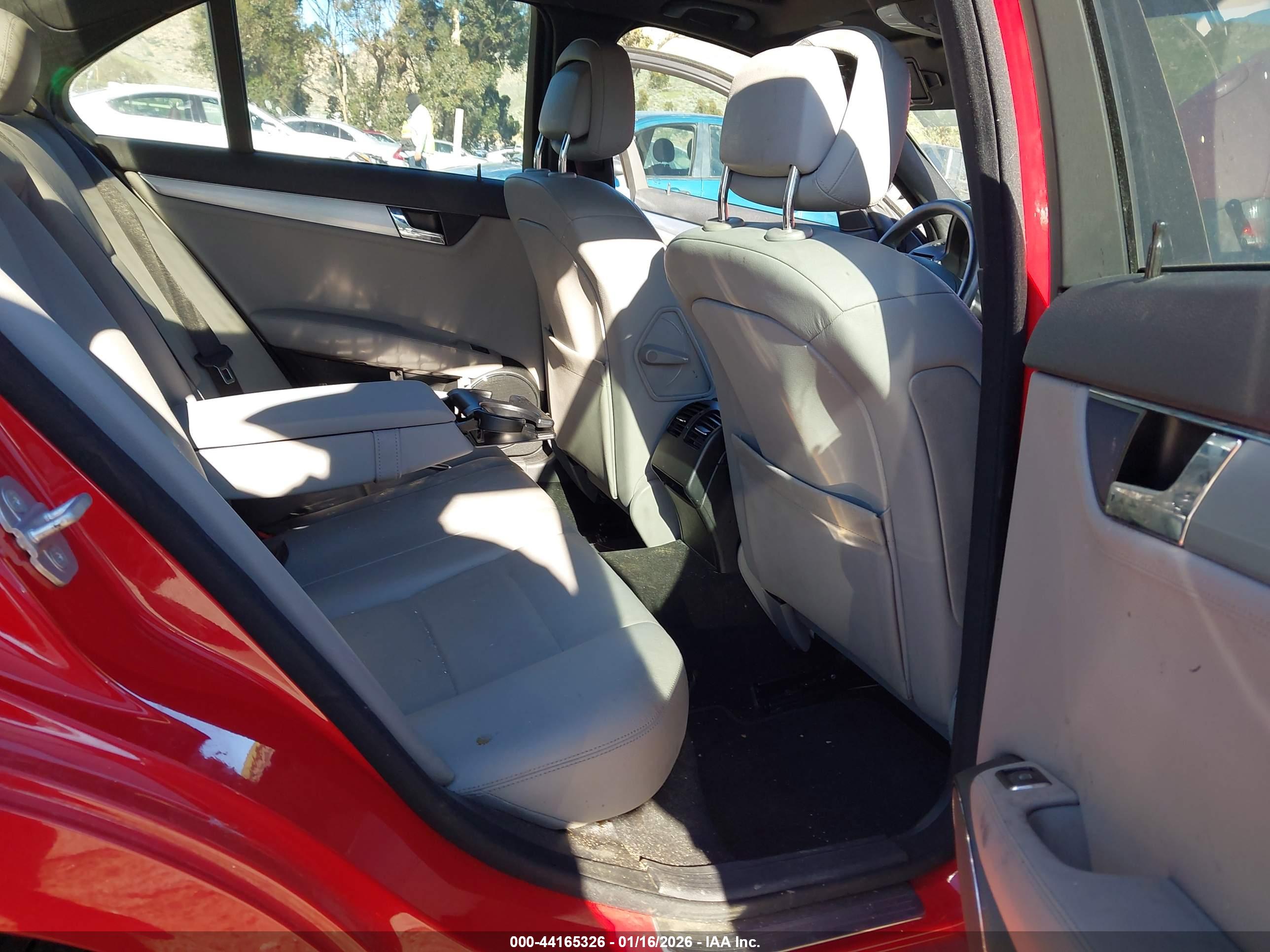 MERCEDES-BENZ C image 8