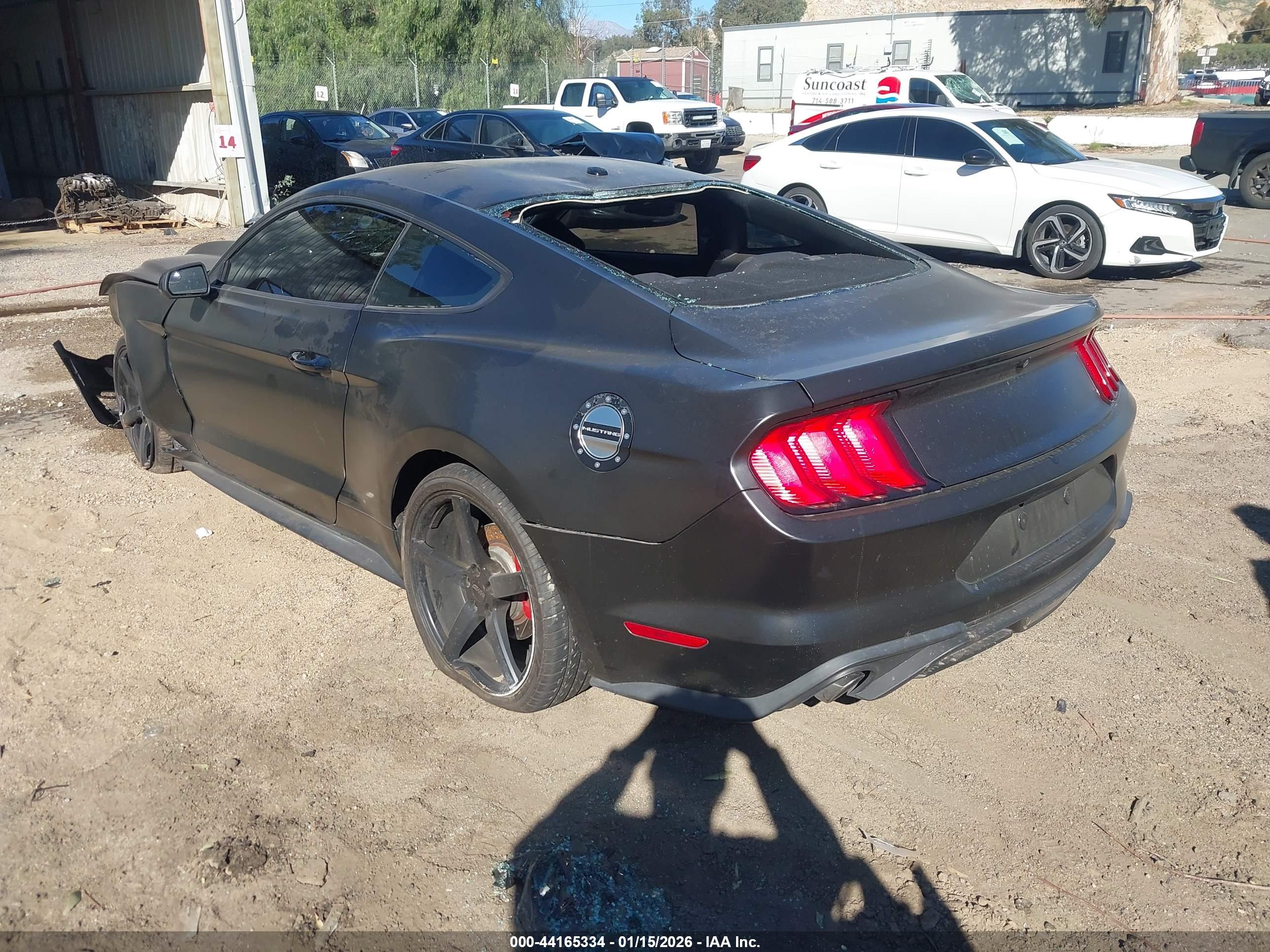 FORD MUSTANG image 3