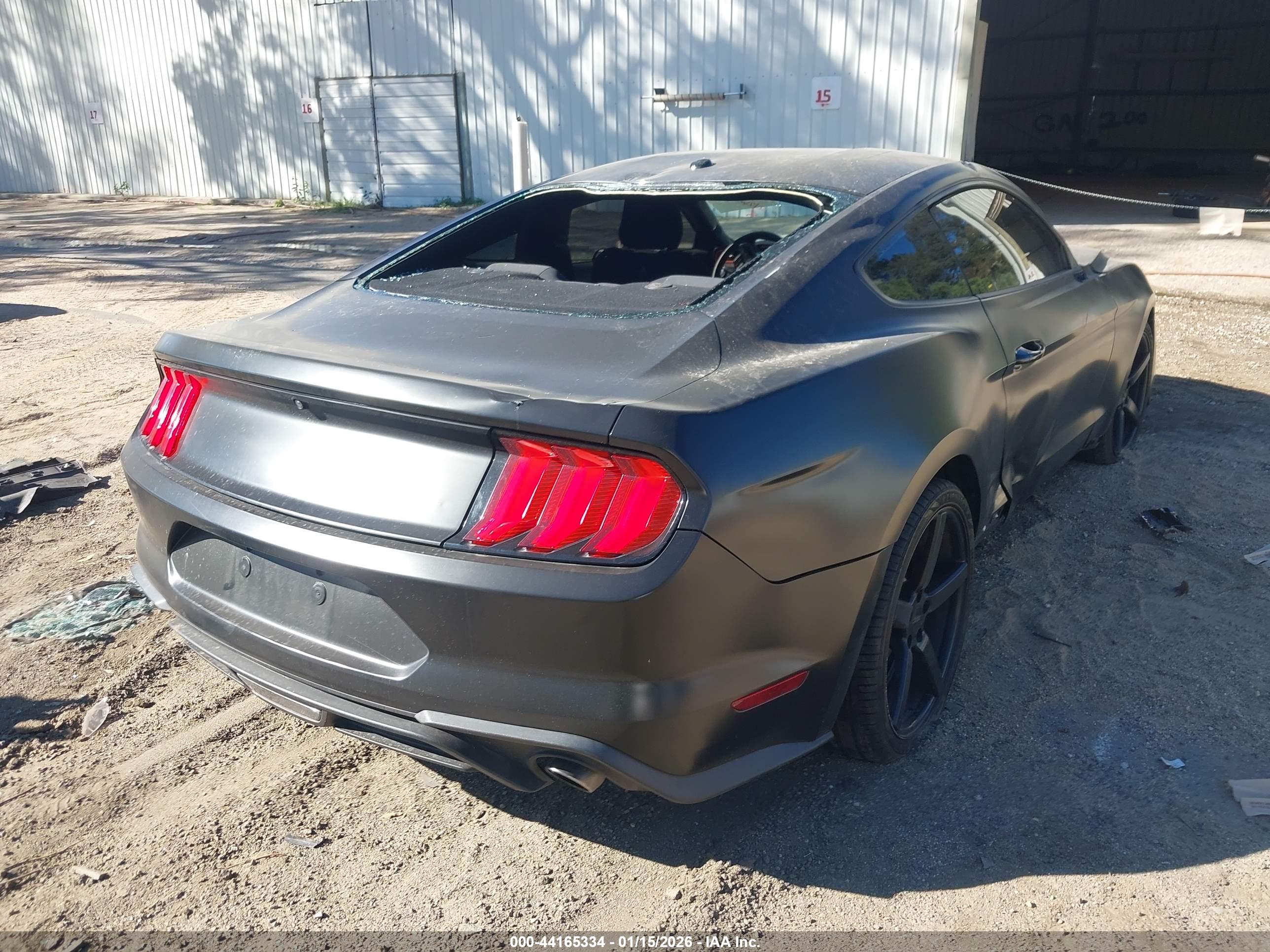 FORD MUSTANG image 4