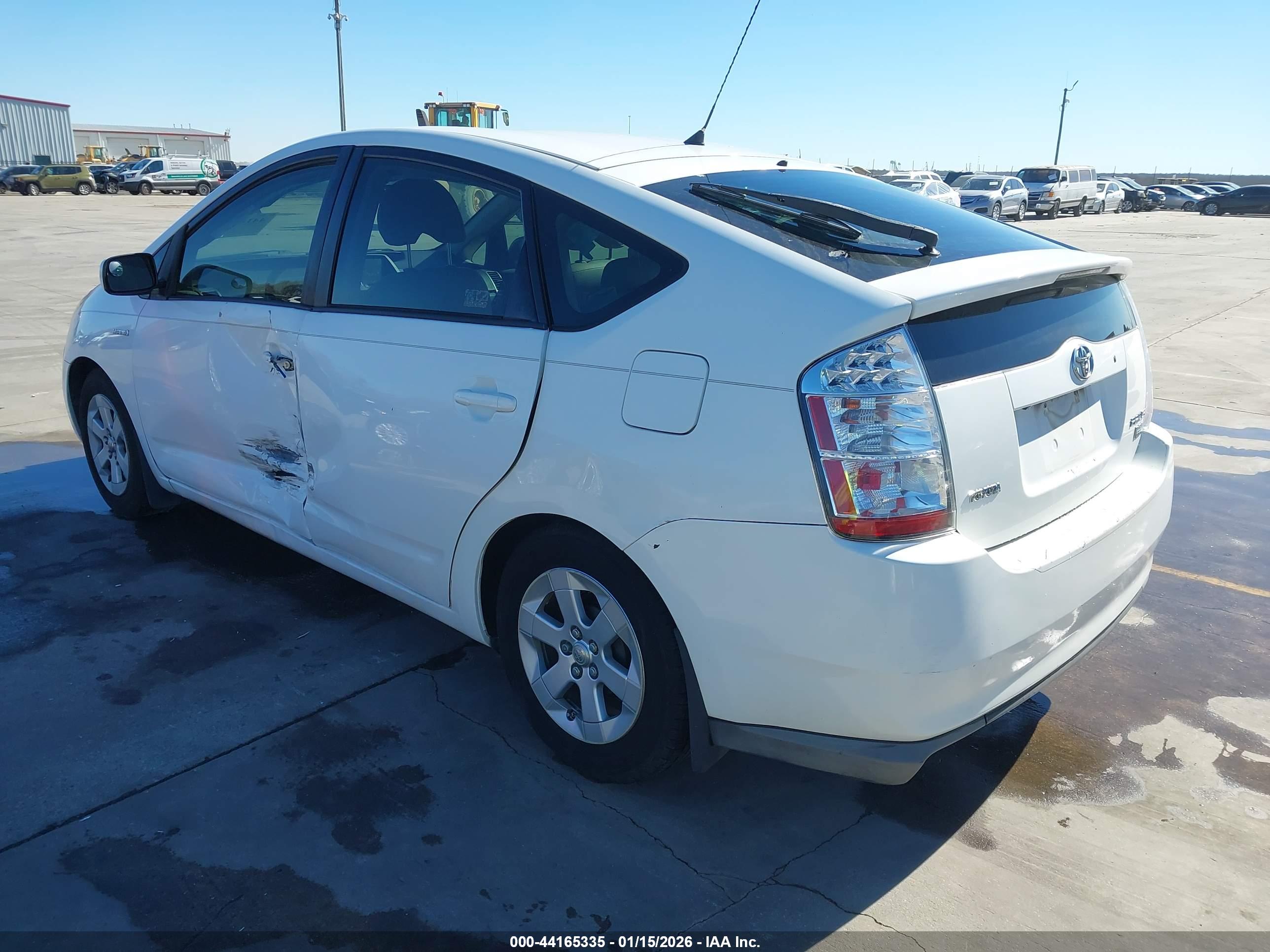 TOYOTA PRIUS image 3