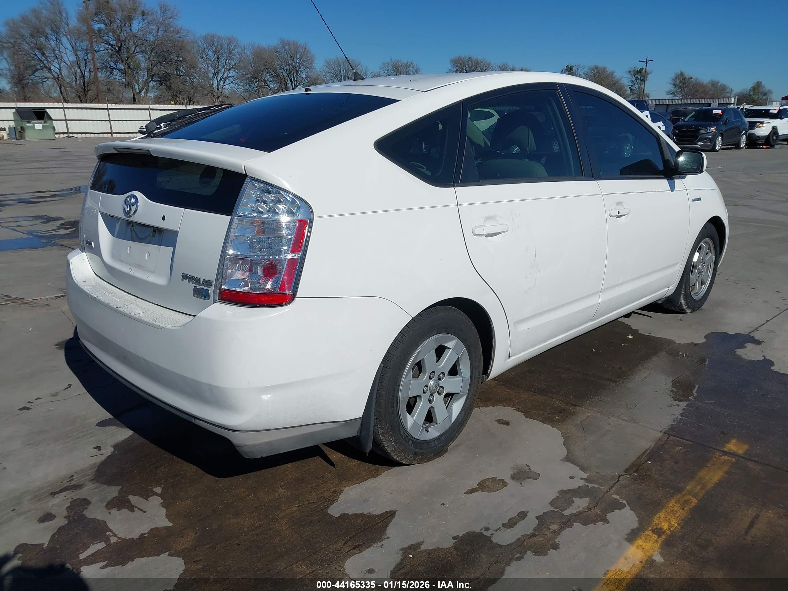 TOYOTA PRIUS image 4
