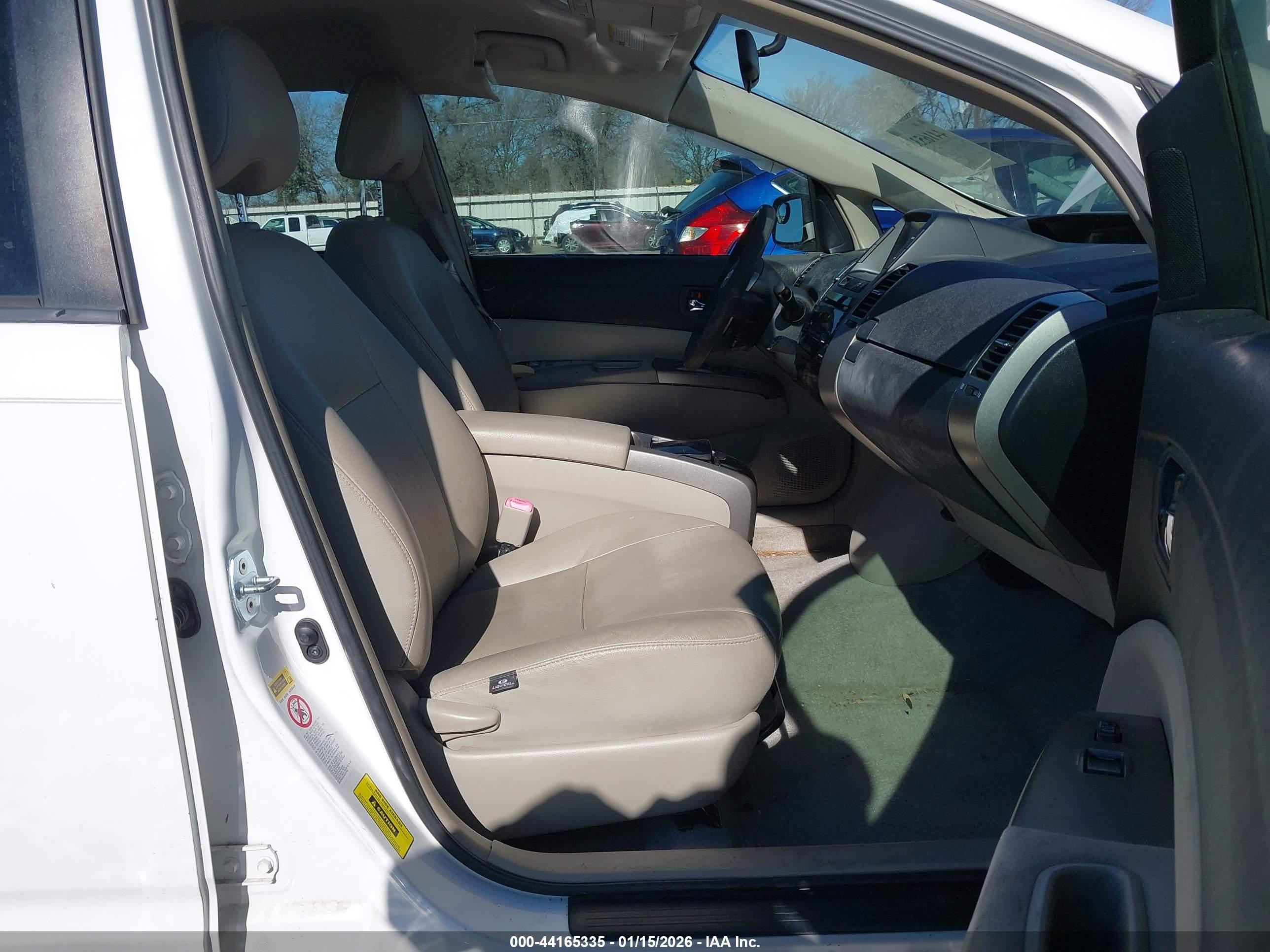 TOYOTA PRIUS image 5