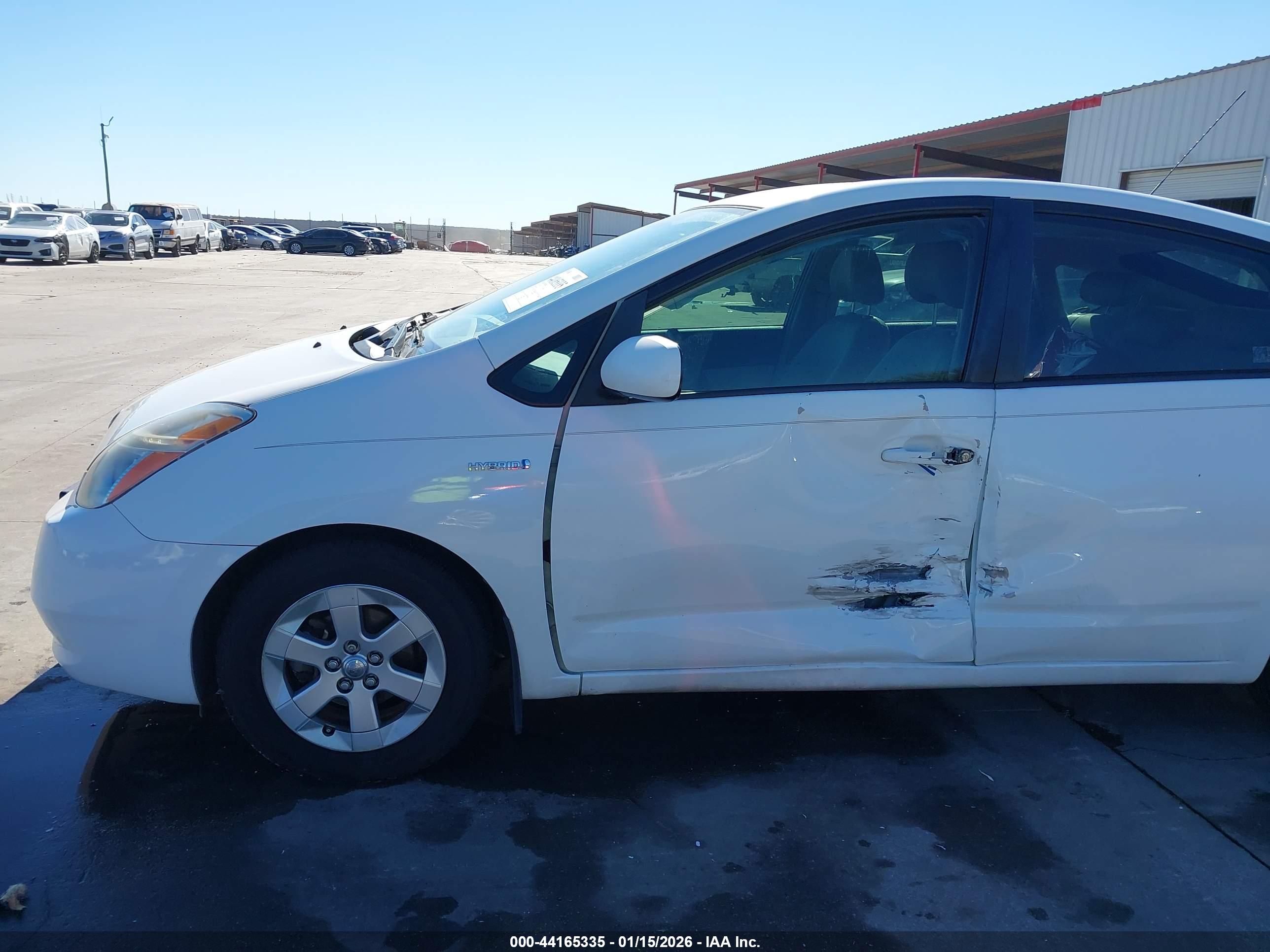 TOYOTA PRIUS image 6