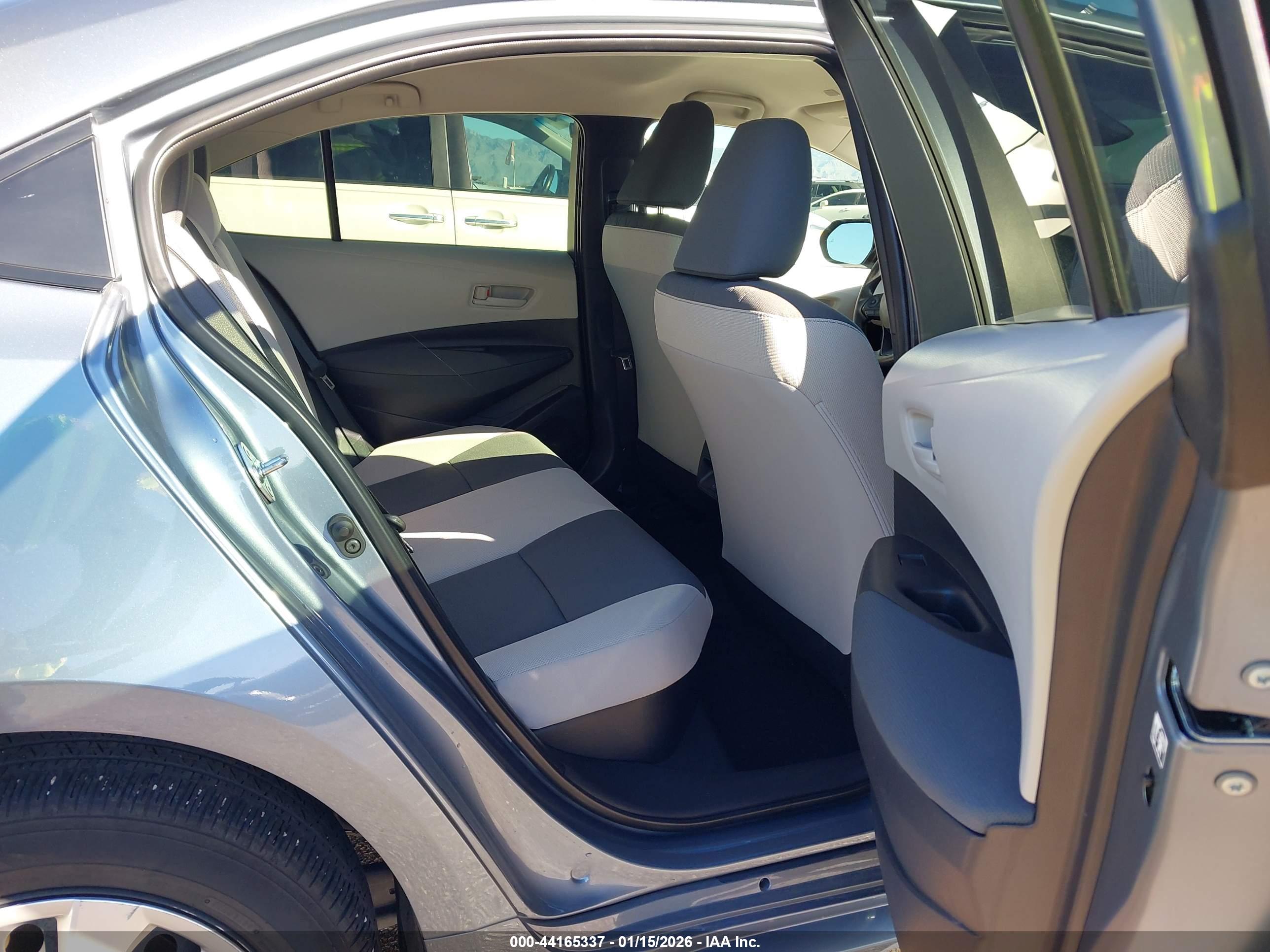 TOYOTA COROLLA image 8