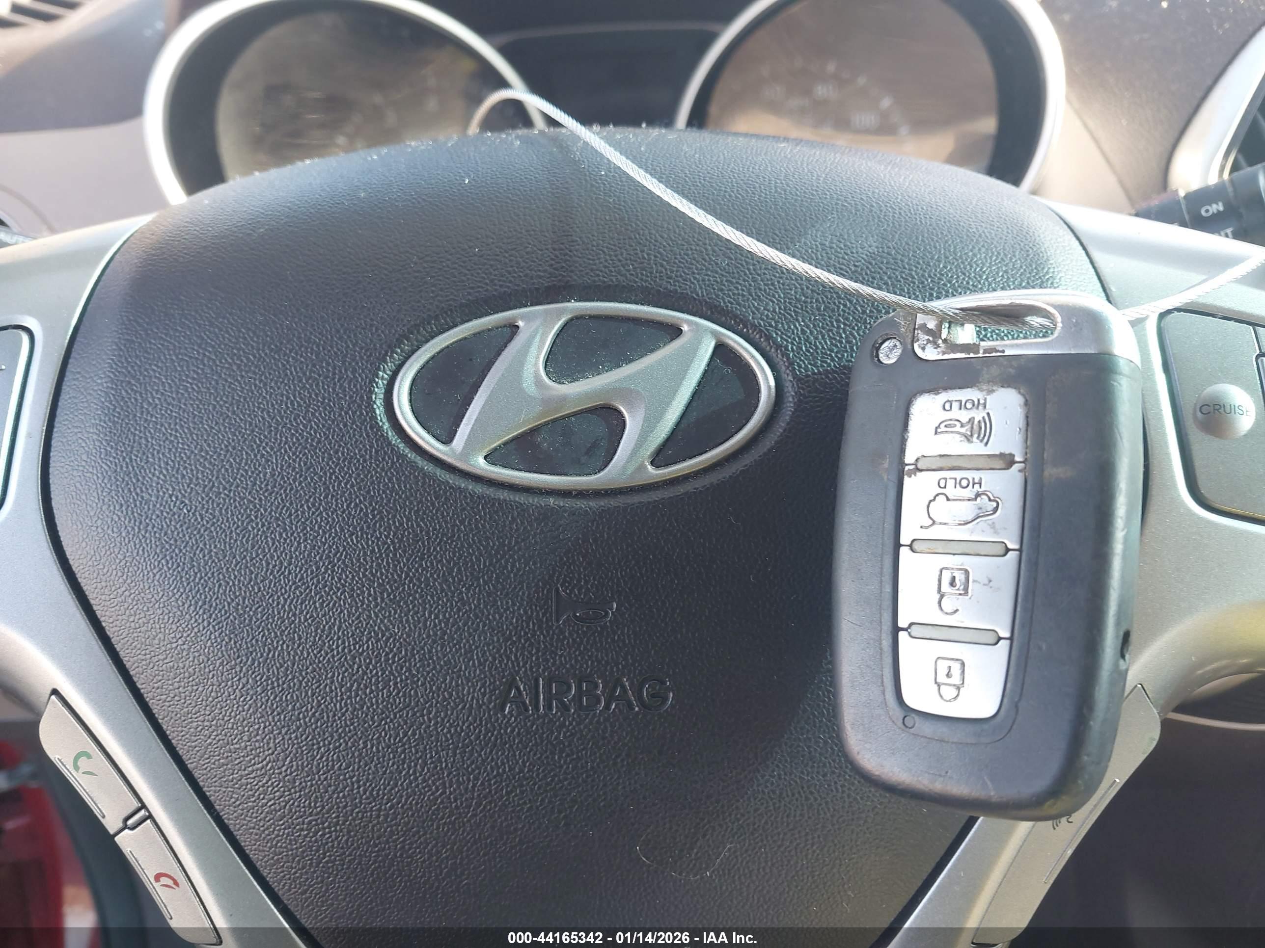 HYUNDAI TUCSON image 11