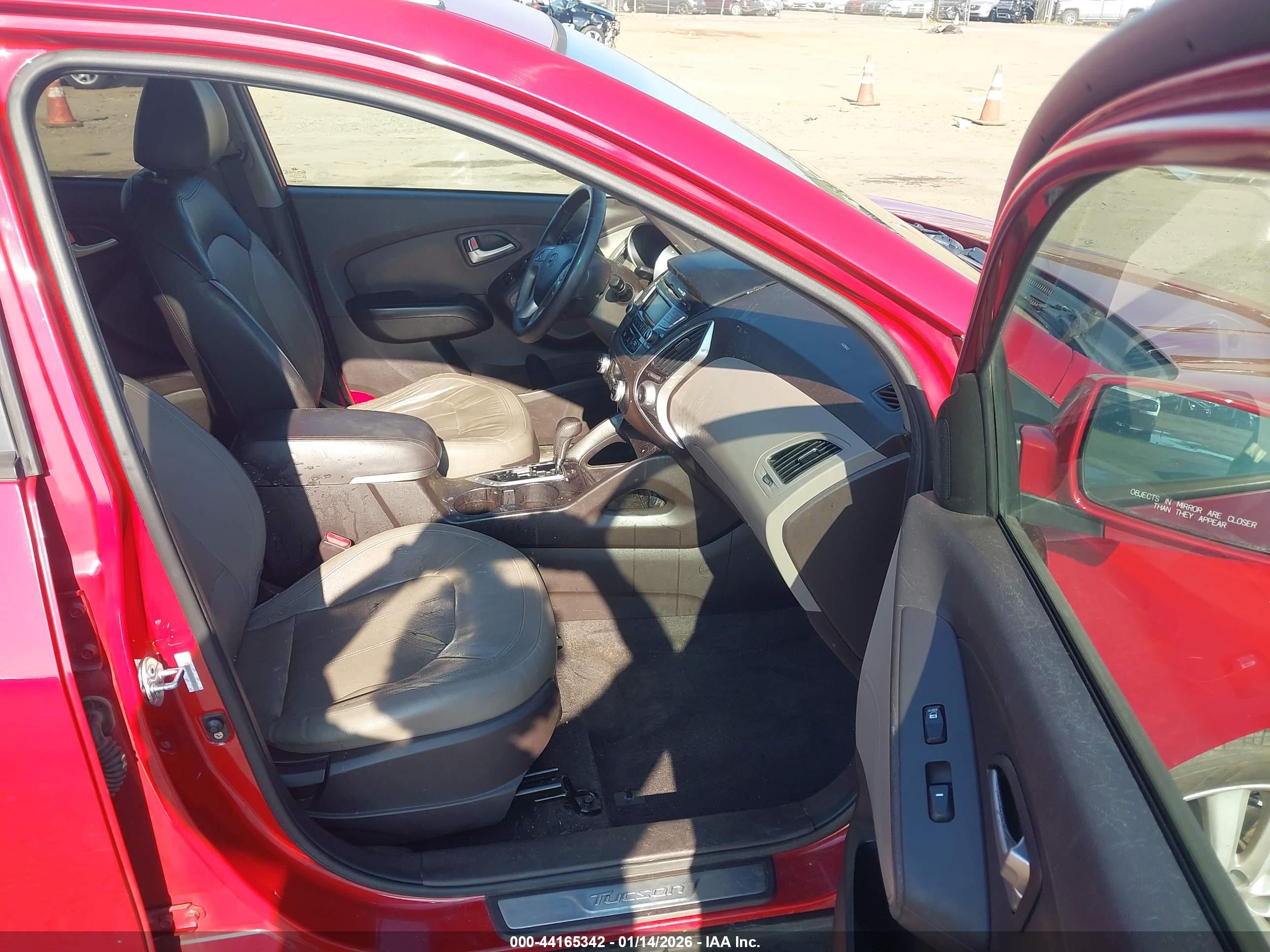 HYUNDAI TUCSON image 5