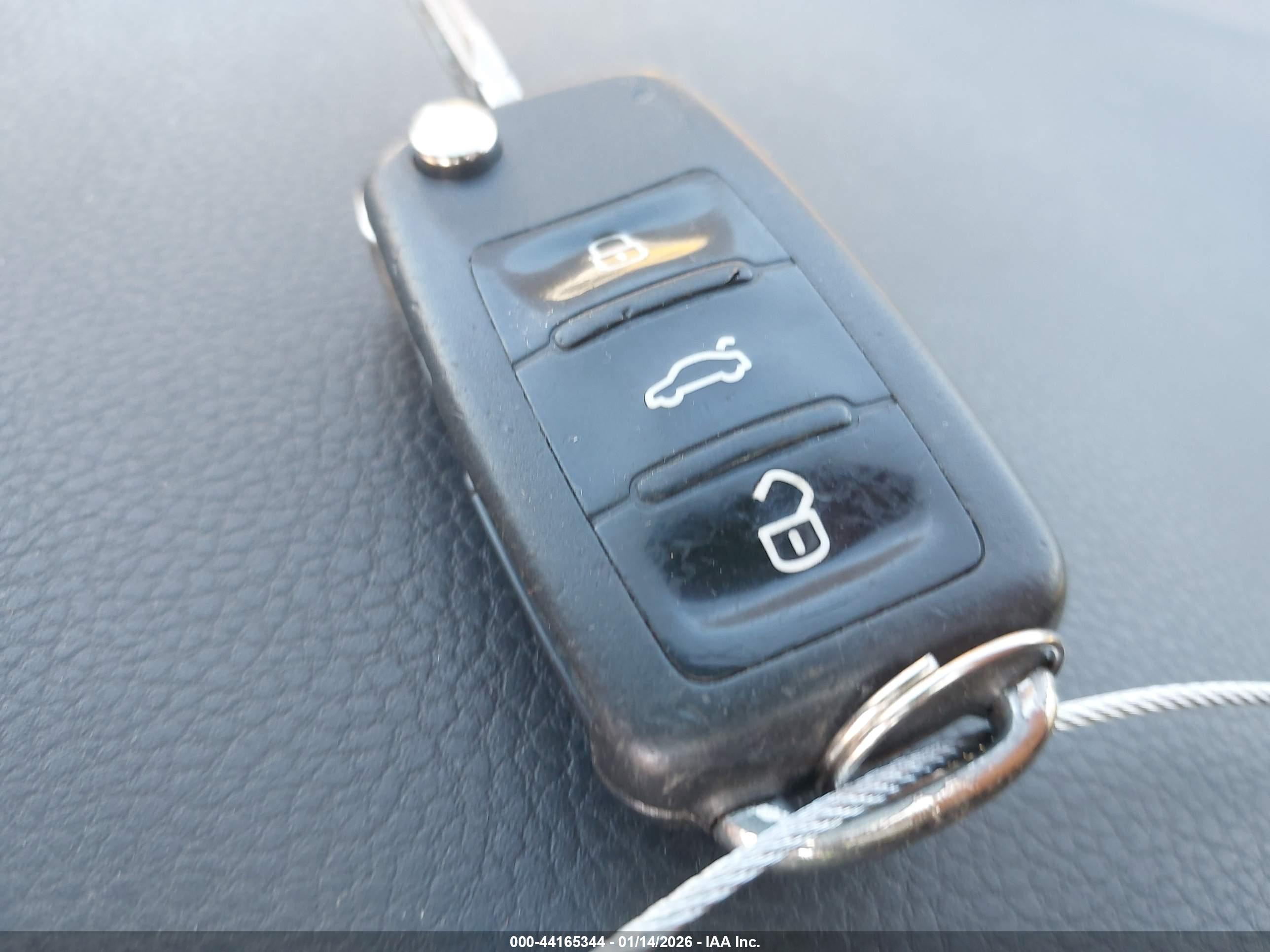 VOLKSWAGEN GTI image 11