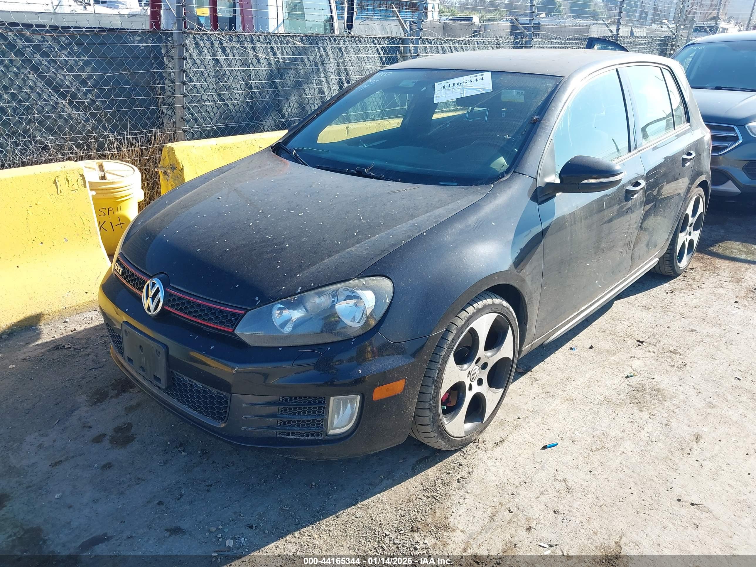 VOLKSWAGEN GTI image 2