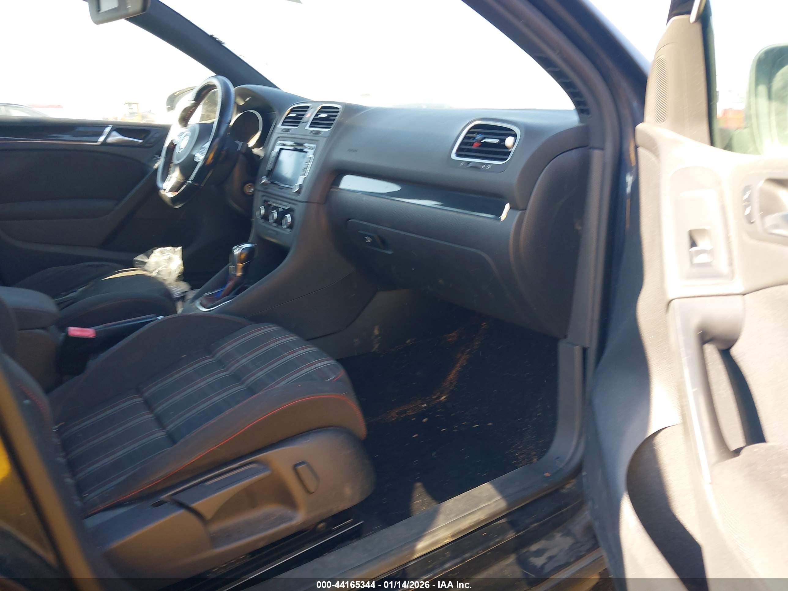 VOLKSWAGEN GTI image 5