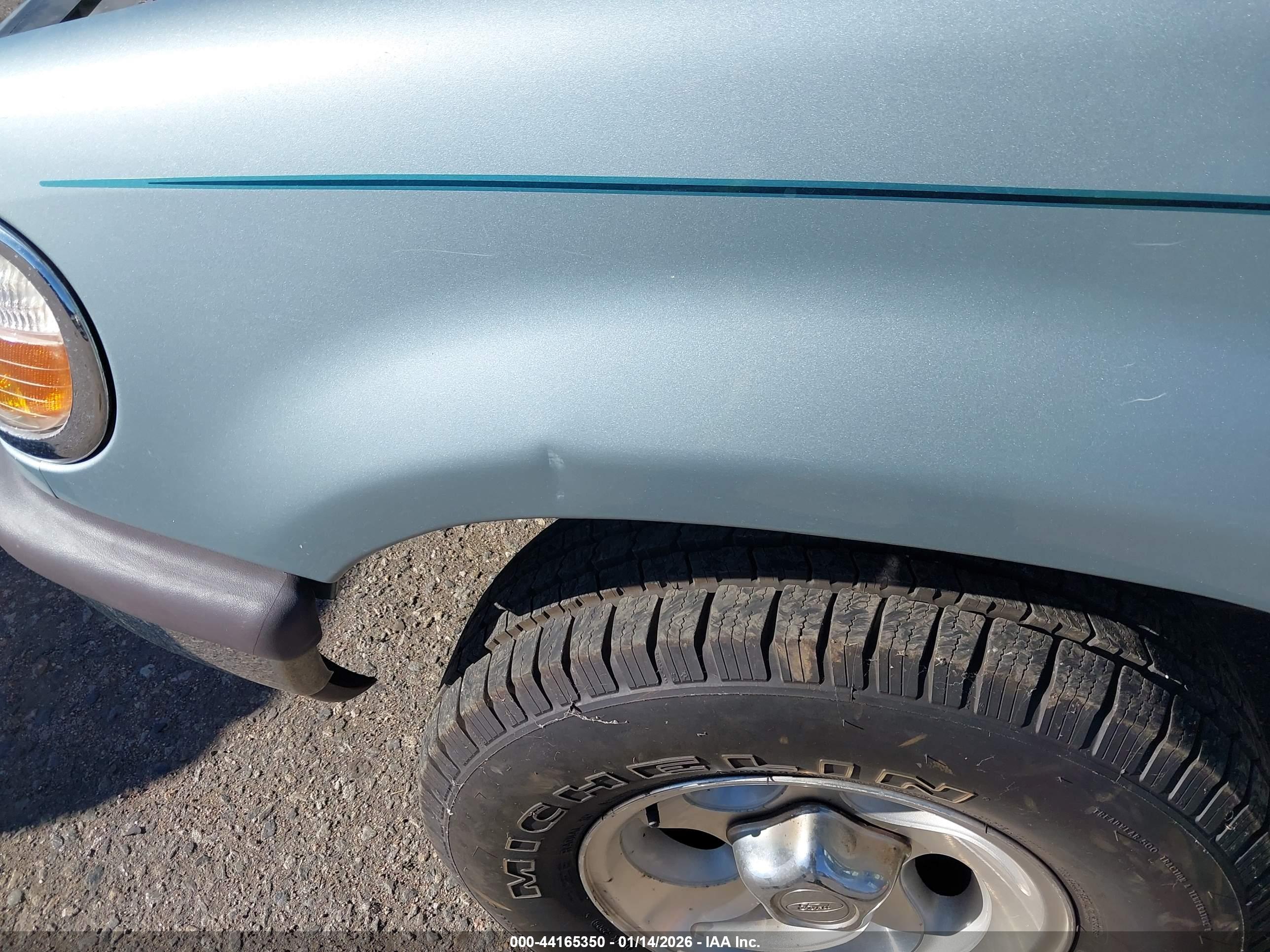 FORD EXPLORER image 6