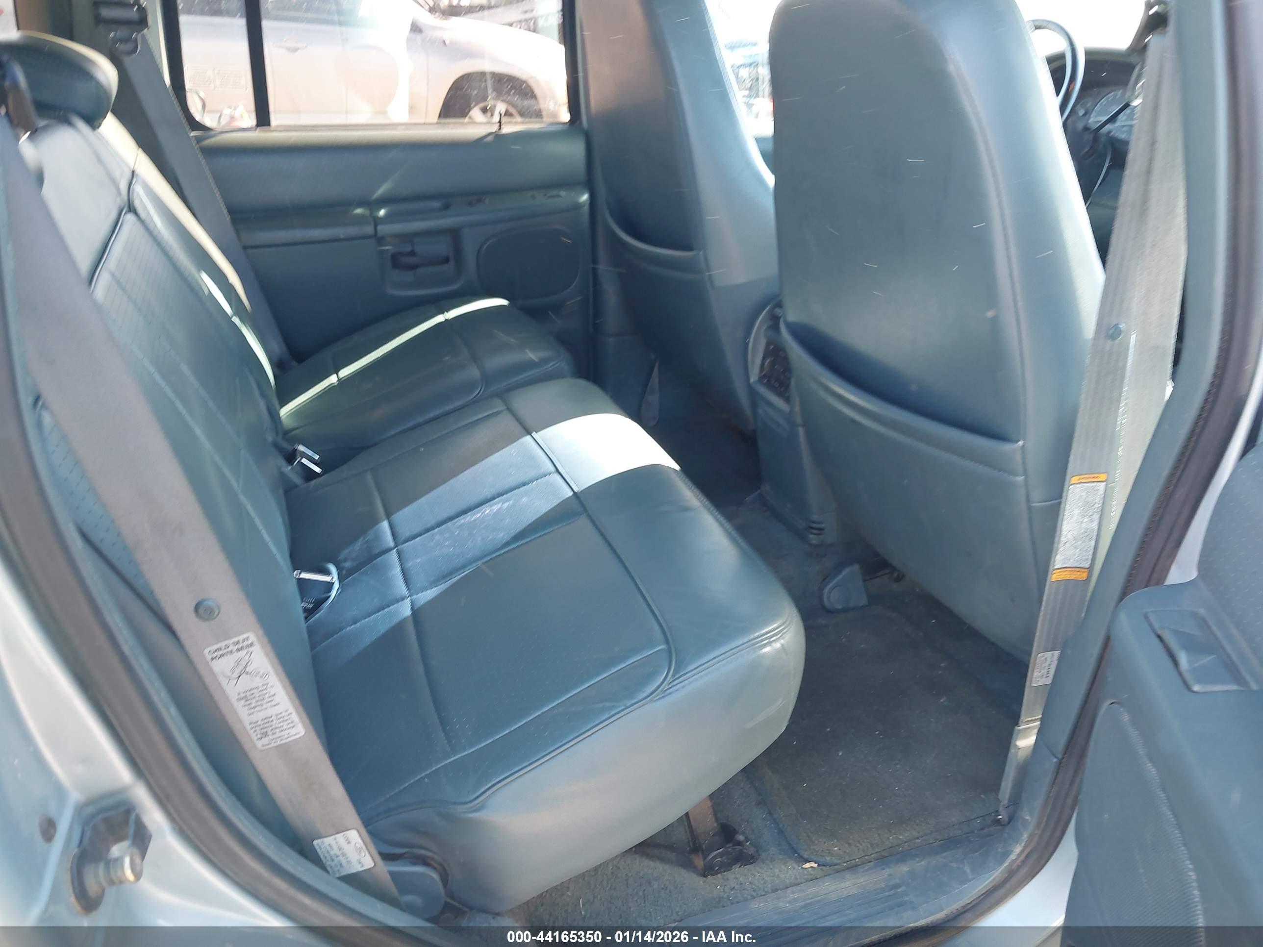 FORD EXPLORER image 8