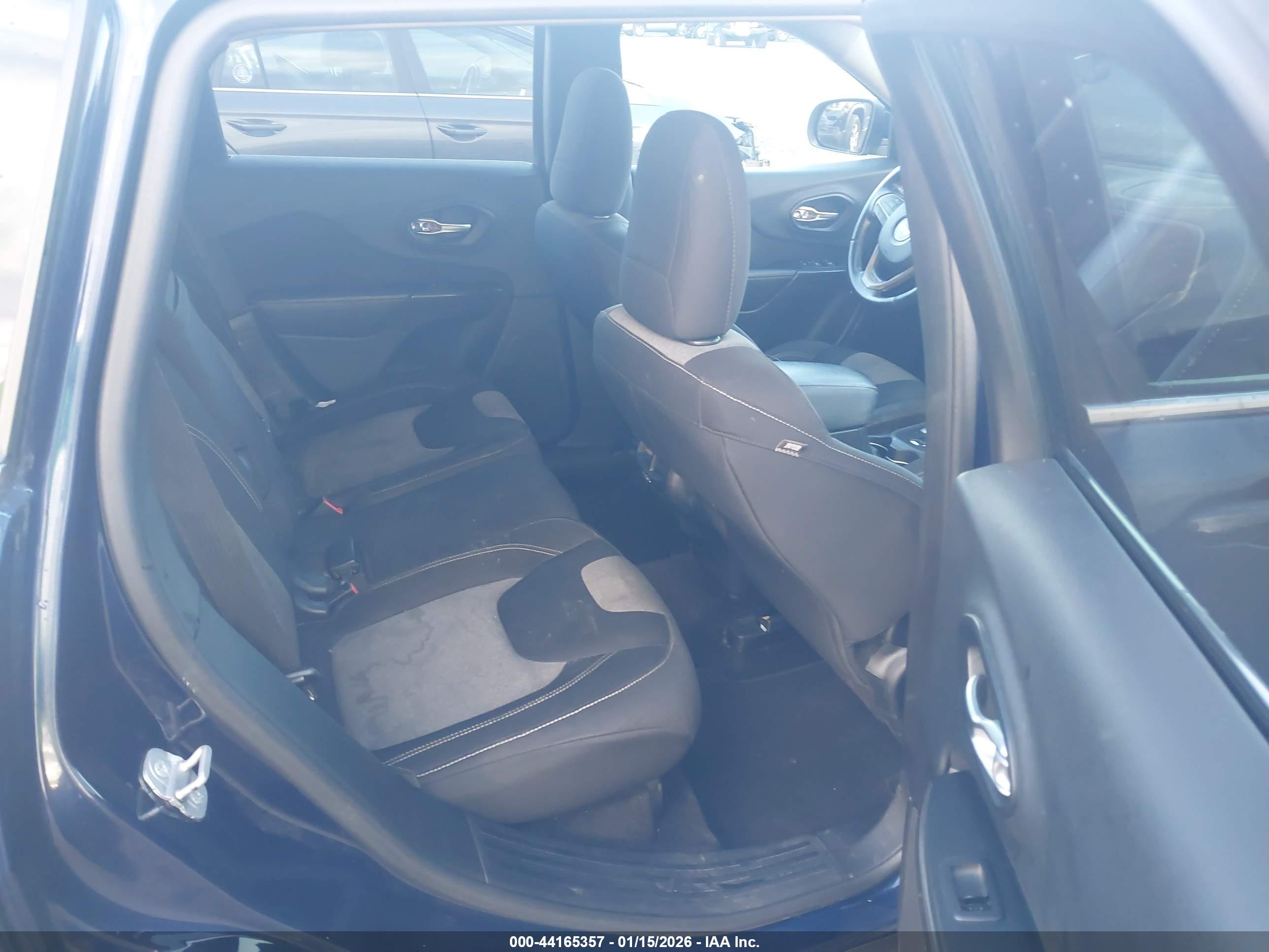 JEEP CHEROKEE image 8